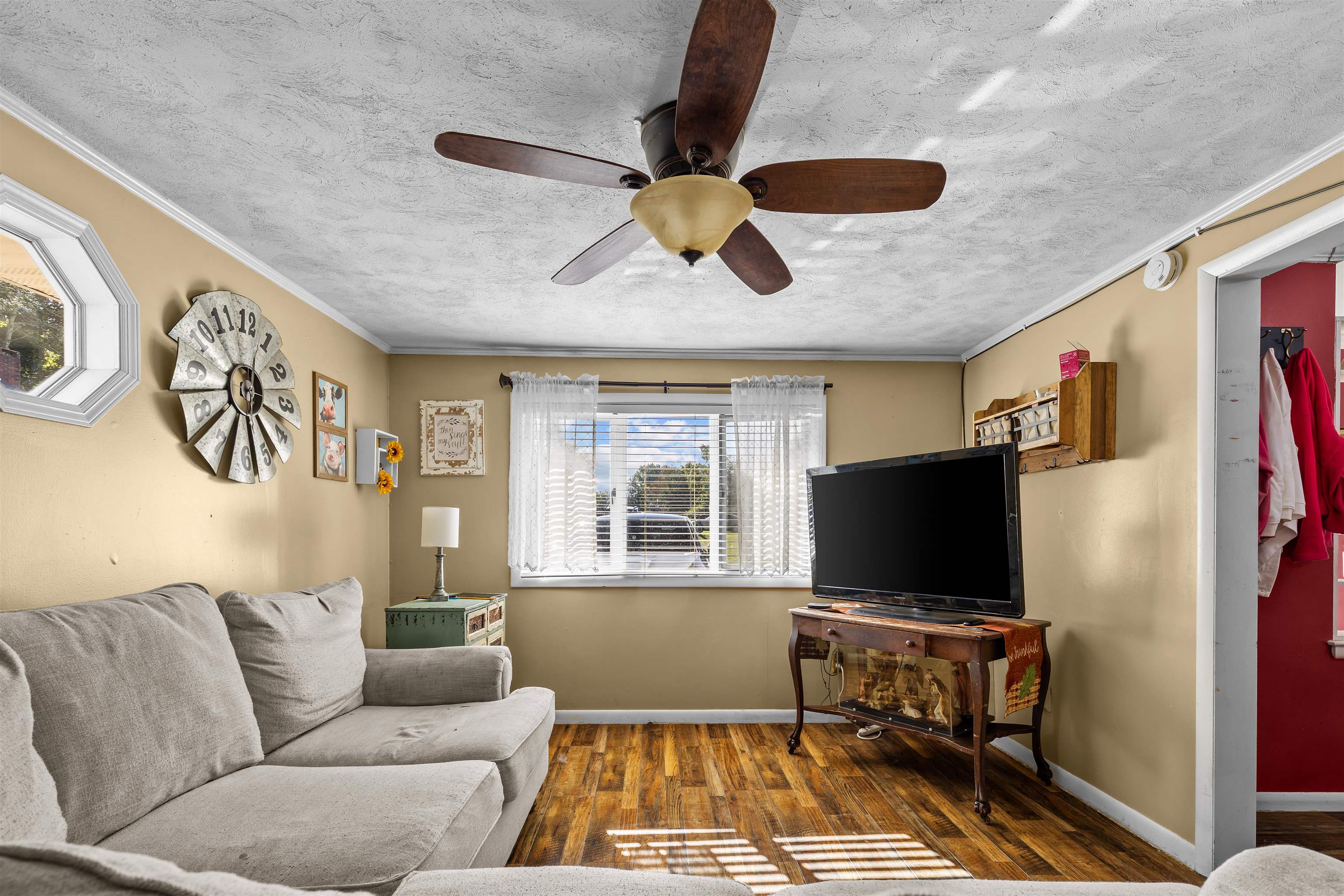 https://zimg.paragon.ice.com/ParagonImages/Property/PH/AABRKY/61151/5/0/0/cb1ffa9f78b49d113f4ef63ac0f49d7e/0/b4dfb8eec0d46ac9292f393426ba4166/61151-244a0874-7994-4915-918d-a1b75315784f.JPG