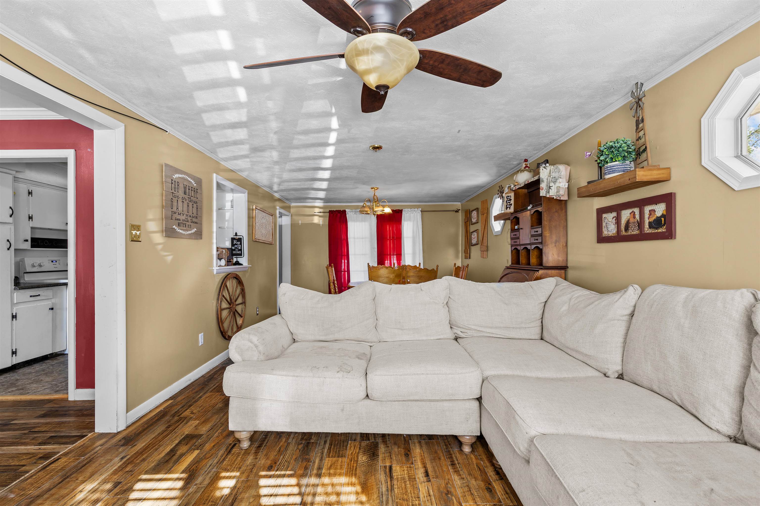 https://zimg.paragon.ice.com/ParagonImages/Property/PH/AABRKY/61151/7/0/0/f80e4217198b92a8ae0945ad53810ef2/0/b4dfb8eec0d46ac9292f393426ba4166/61151-9a5249d9-053e-4f20-b2ed-87d5e9503b5a.JPG