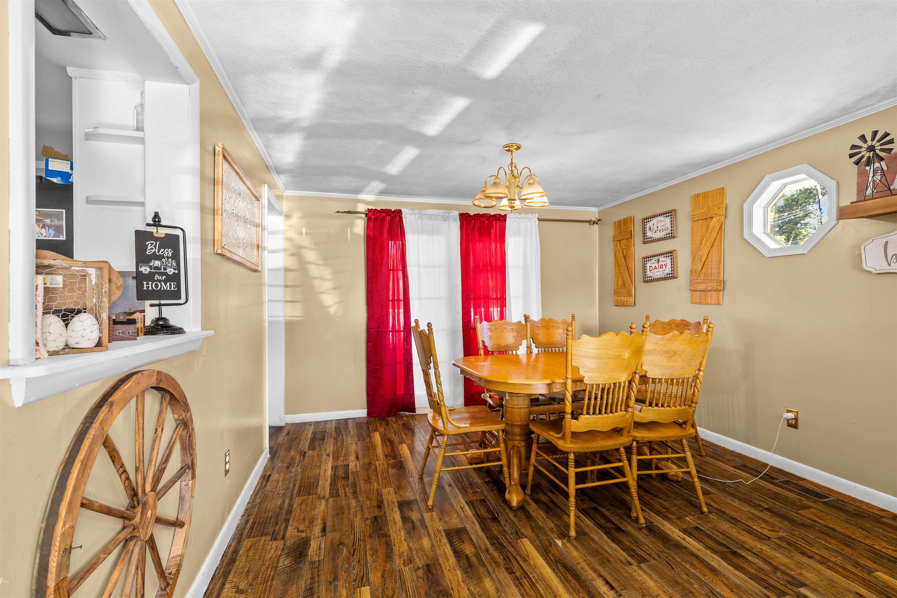https://zimg.paragon.ice.com/ParagonImages/Property/PH/AABRKY/61151/9/0/0/2c70f87810eb1802b598aa8f0ee196f8/0/b4dfb8eec0d46ac9292f393426ba4166/61151-39af43ef-933b-4b74-a3dc-a32468694cbe.JPG
