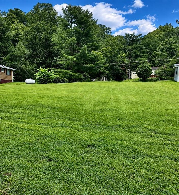 https://zimg.paragon.ice.com/ParagonImages/Property/PH/AABRKY/61156/13/0/0/de3927c4adeb22f3b707aa4b97dc14bb/0/5dada7ef97d2d5f0a19547fa3961f3a6/61156-5387b7ab-6484-48b8-b294-dda600974b2f.JPG