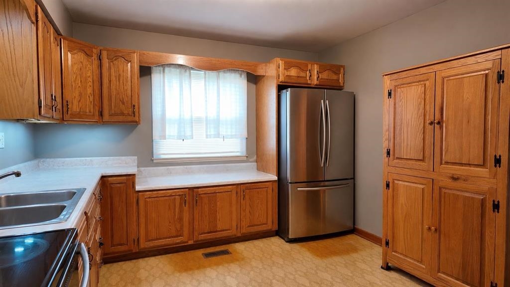 https://zimg.paragon.ice.com/ParagonImages/Property/PH/AABRKY/61156/5/0/0/e61917dec457597d9520f6066f020eb8/0/5dada7ef97d2d5f0a19547fa3961f3a6/61156-70713a84-a1e3-4369-932d-e48faaa3d355.JPG
