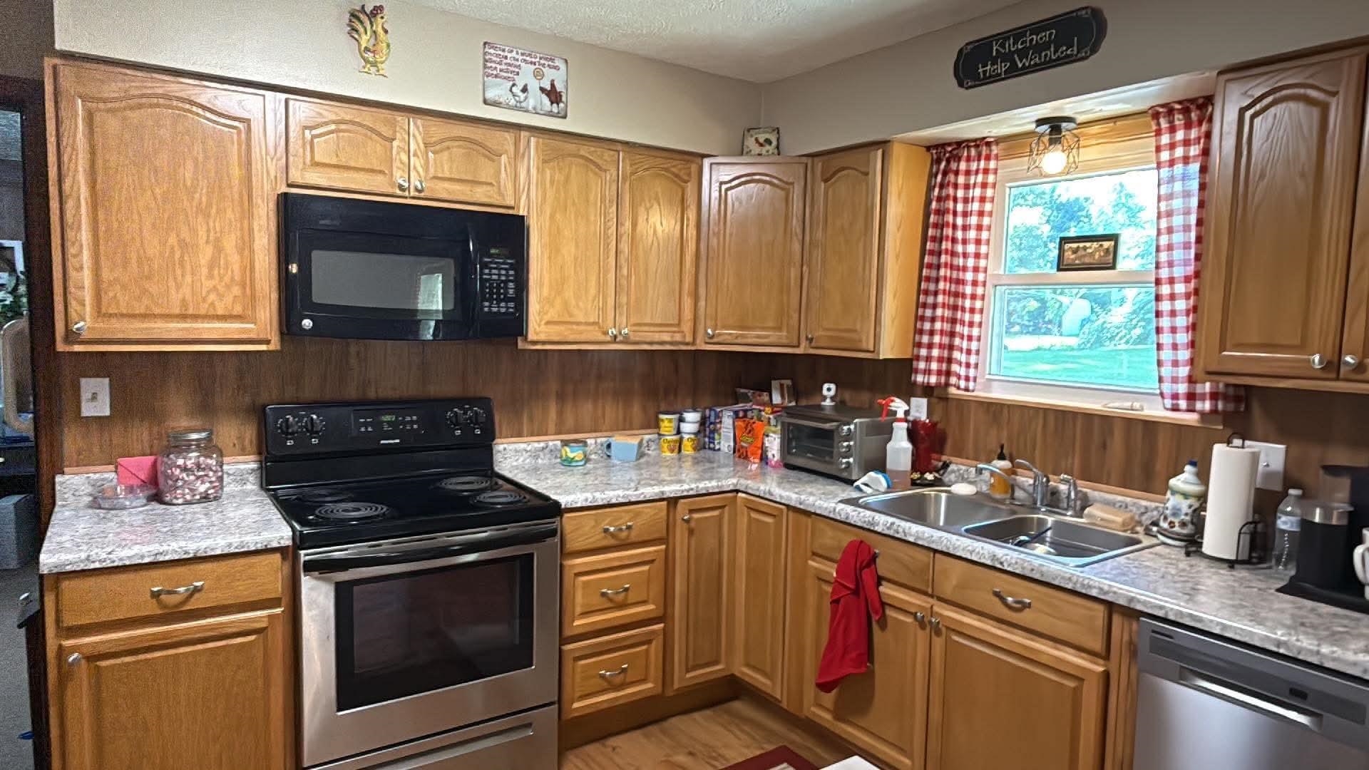 https://zimg.paragon.ice.com/ParagonImages/Property/PH/AABRKY/61157/1/0/0/094d3f56ef5e58a0d0212d659b32ccfd/0/99aaa3c89b4c03e69dc091faa481c0ab/61157-21b5d19a-fbd5-447f-b082-09cf5dc92aed.JPG
