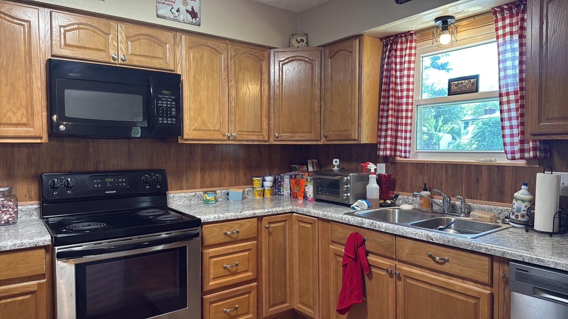 https://zimg.paragon.ice.com/ParagonImages/Property/PH/AABRKY/61157/2/0/0/ee8d8eb0050f5e2bd739e6a32f4f502e/0/99aaa3c89b4c03e69dc091faa481c0ab/61157-3022362e-01f4-4abc-b0c2-6bf4699b1084.JPG