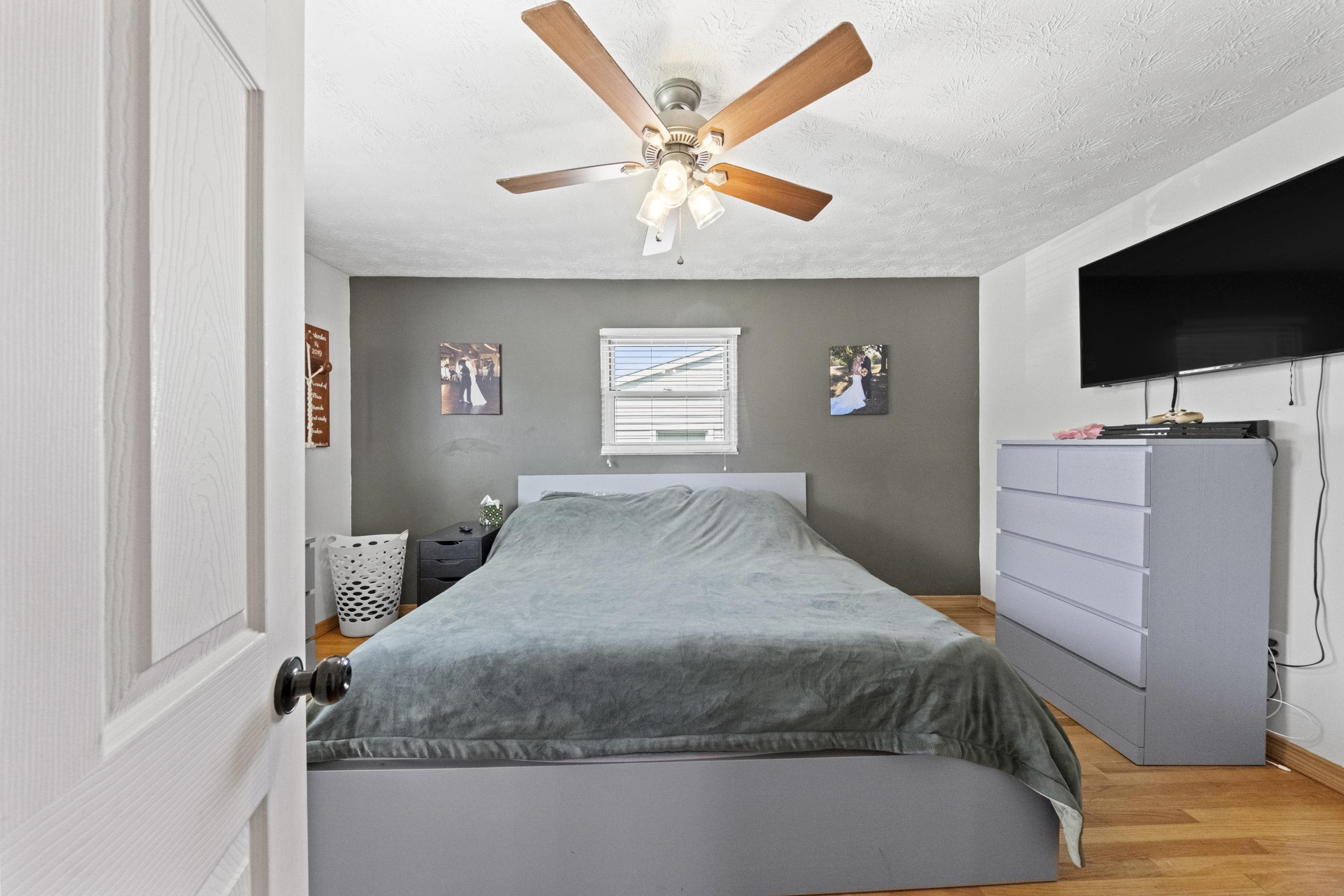 https://zimg.paragon.ice.com/ParagonImages/Property/PH/AABRKY/61164/8/0/0/b796658d2ff18fa2310f1b73024f0620/0/ae3085f5f5ad99a39cb77df75d91c3cd/61164-85c853f9-0a59-4879-b6d8-f8136fad532e.JPG