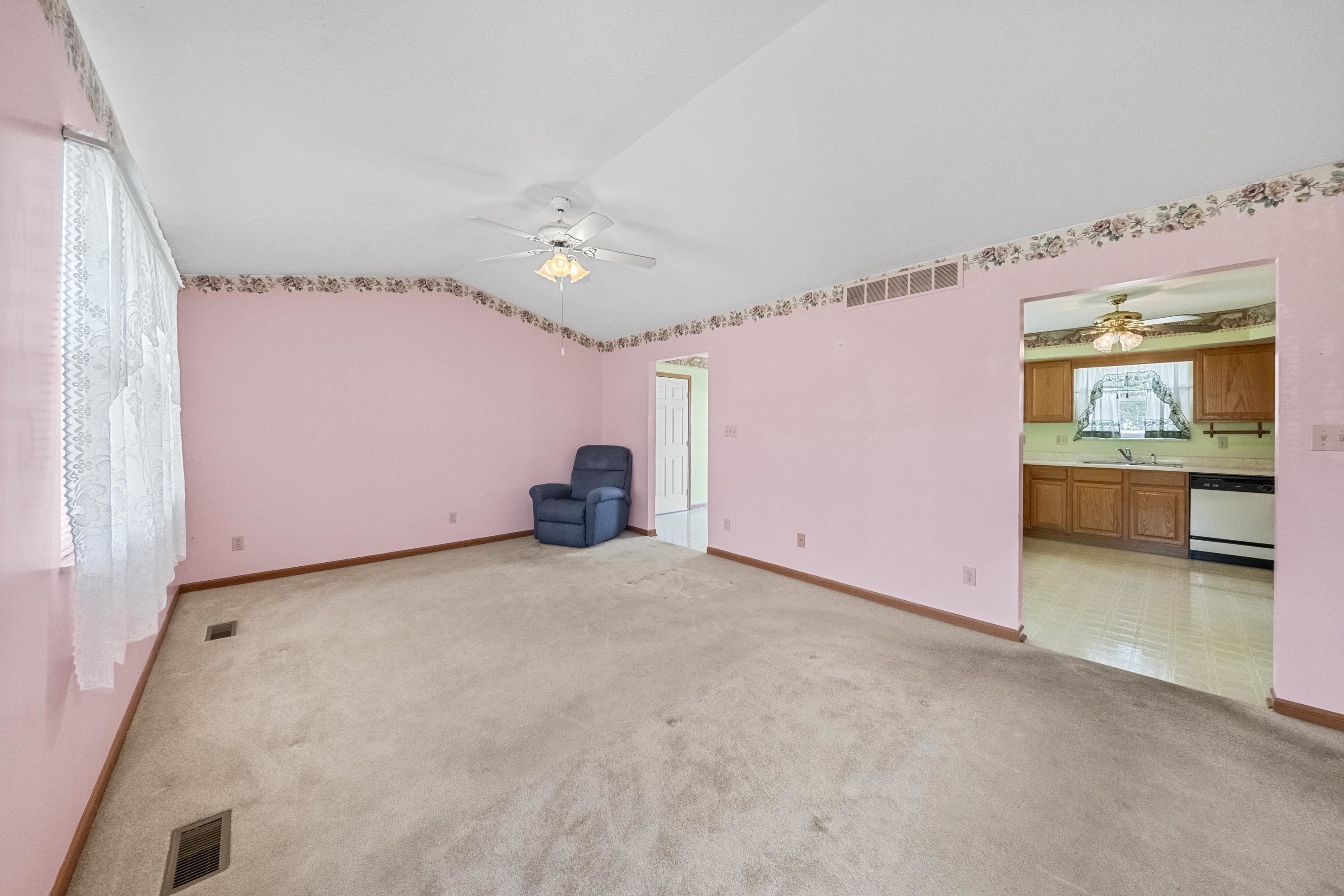 https://zimg.paragon.ice.com/ParagonImages/Property/PH/AABRKY/61165/2/0/0/eddd0a732b13d23b14578ddac36ade40/0/8435118225cc3e26f0e01fd5e31cbd7a/61165-498840f3-6372-4800-9ffc-58792f3a9d19.JPG