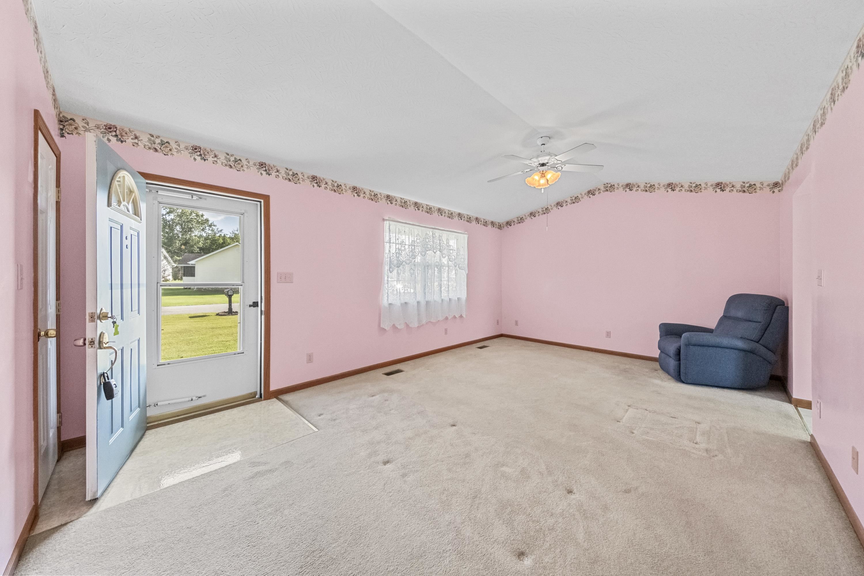 https://zimg.paragon.ice.com/ParagonImages/Property/PH/AABRKY/61165/3/0/0/7919bccceaf3f7be07beec2ce68c3b9f/0/8435118225cc3e26f0e01fd5e31cbd7a/61165-3fd623b4-9d9a-4157-8965-8ab357c554d0.JPG