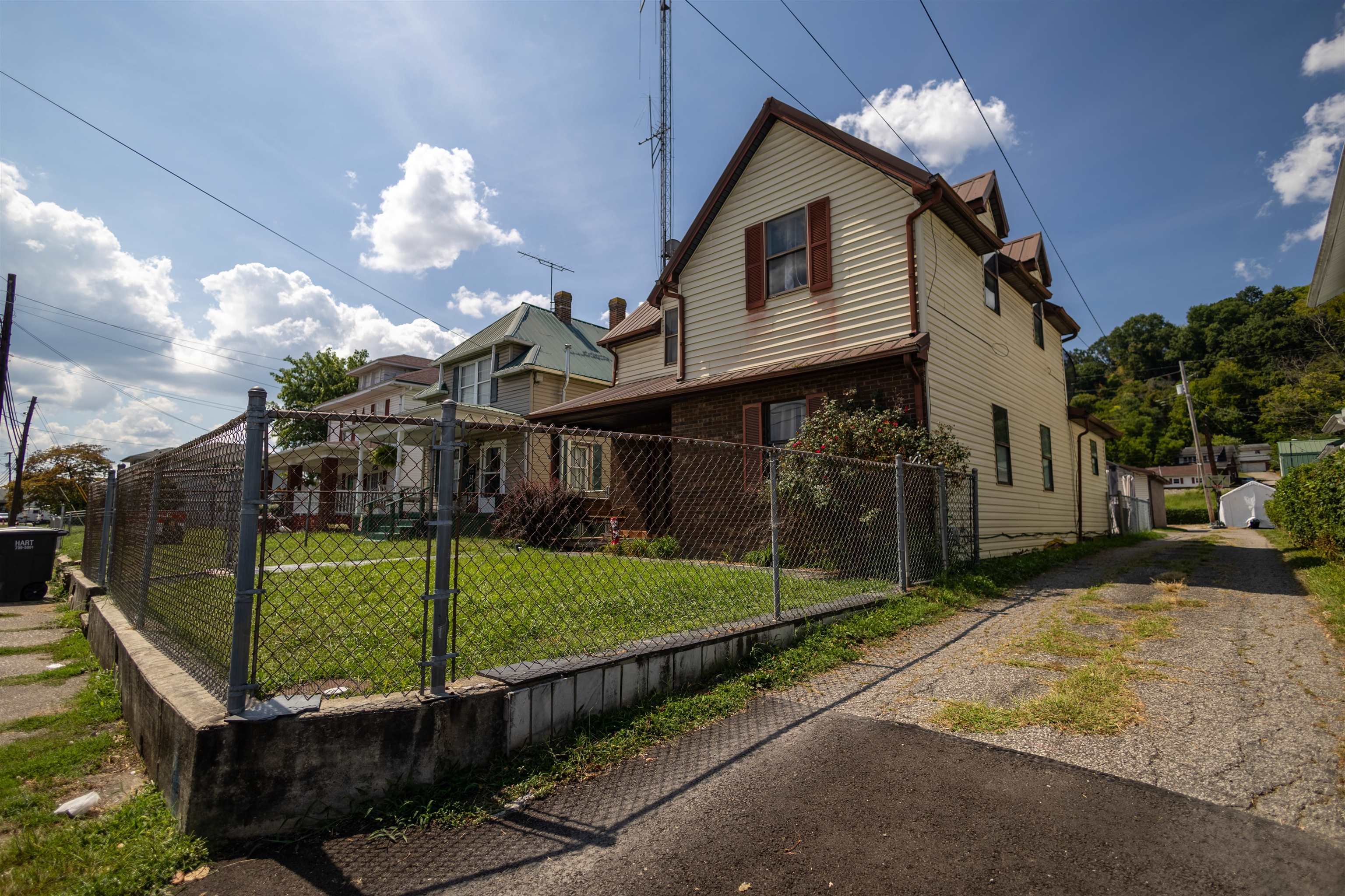 https://zimg.paragon.ice.com/ParagonImages/Property/PH/AABRKY/61166/1/0/0/cb6e0d04dfaa4655cabd3fa16a734bfe/0/c663d1f6cd42e5652692a61cb3cd8d4d/61166-5bd1c446-5ce9-4646-ae45-c835cc45807f.JPG
