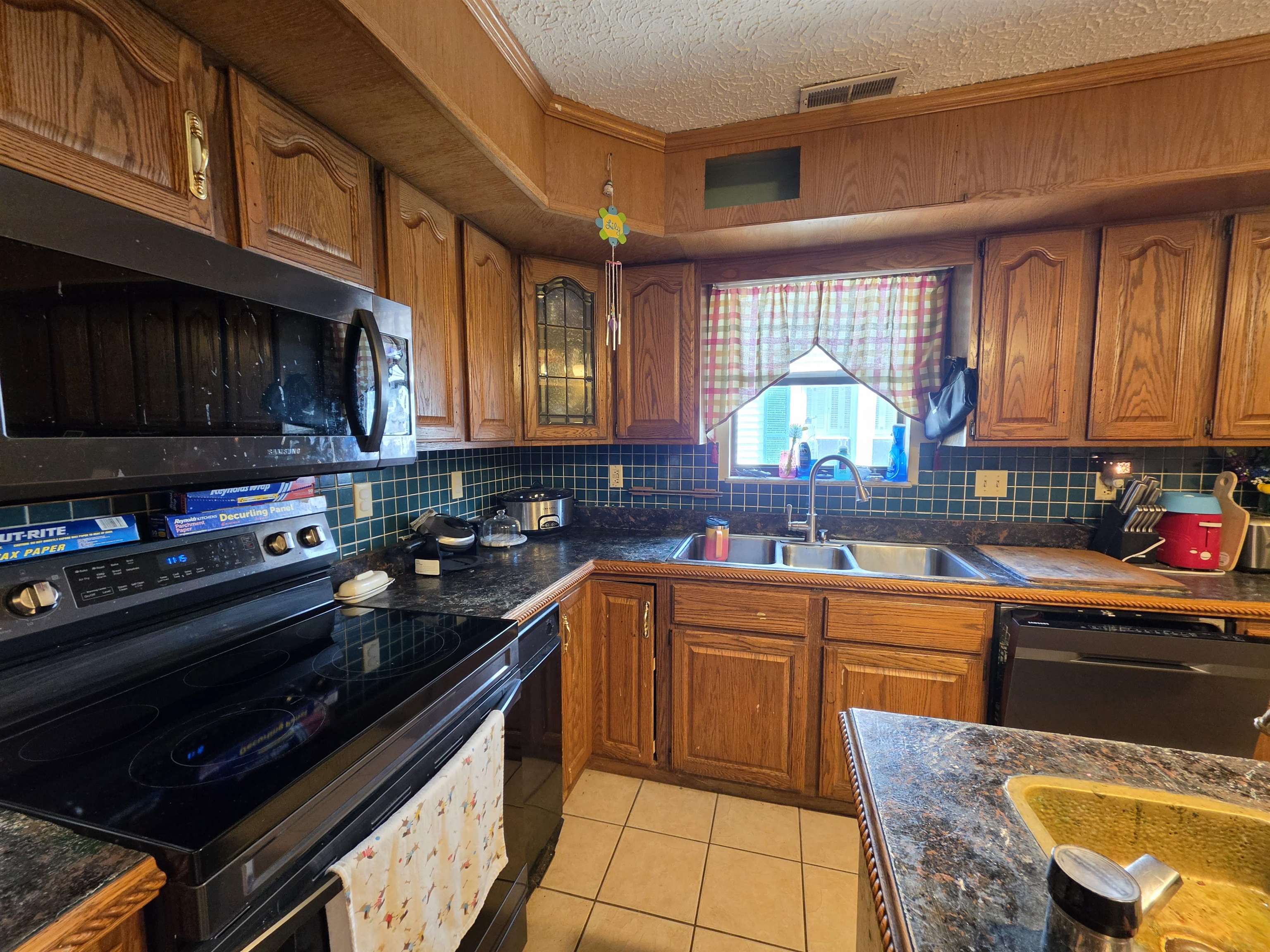https://zimg.paragon.ice.com/ParagonImages/Property/PH/AABRKY/61166/18/0/0/b0313d078b963b842a6106a673305acc/0/c663d1f6cd42e5652692a61cb3cd8d4d/61166-cb57fad6-4663-416c-882c-a7abb8045f0e.JPG