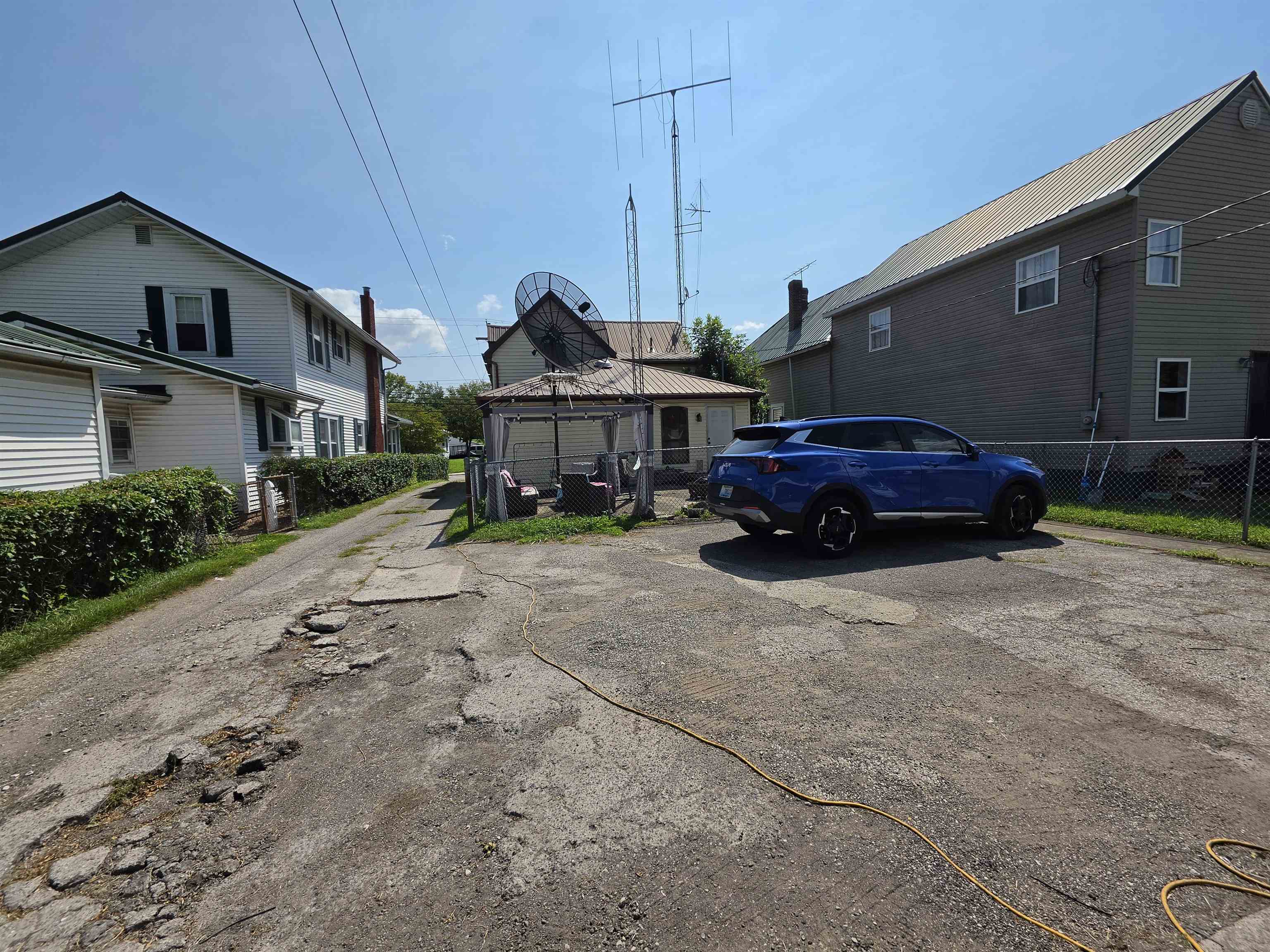 https://zimg.paragon.ice.com/ParagonImages/Property/PH/AABRKY/61166/4/0/0/6f6c8ad19081ed6c52910d790ca98bd0/0/c663d1f6cd42e5652692a61cb3cd8d4d/61166-4bbcf1e5-797a-4b8f-a696-e4e6efc34ab8.JPG