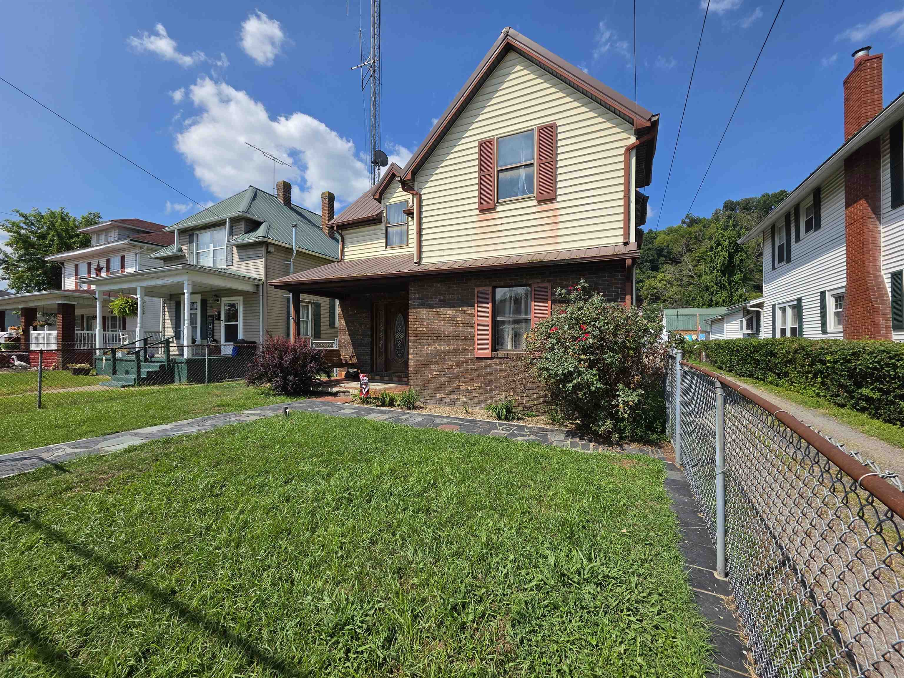 https://zimg.paragon.ice.com/ParagonImages/Property/PH/AABRKY/61166/5/0/0/c106378caff0d8e674342d304478512b/0/c663d1f6cd42e5652692a61cb3cd8d4d/61166-642dcfc8-cbc4-4fb8-ad70-280b69c22800.JPG