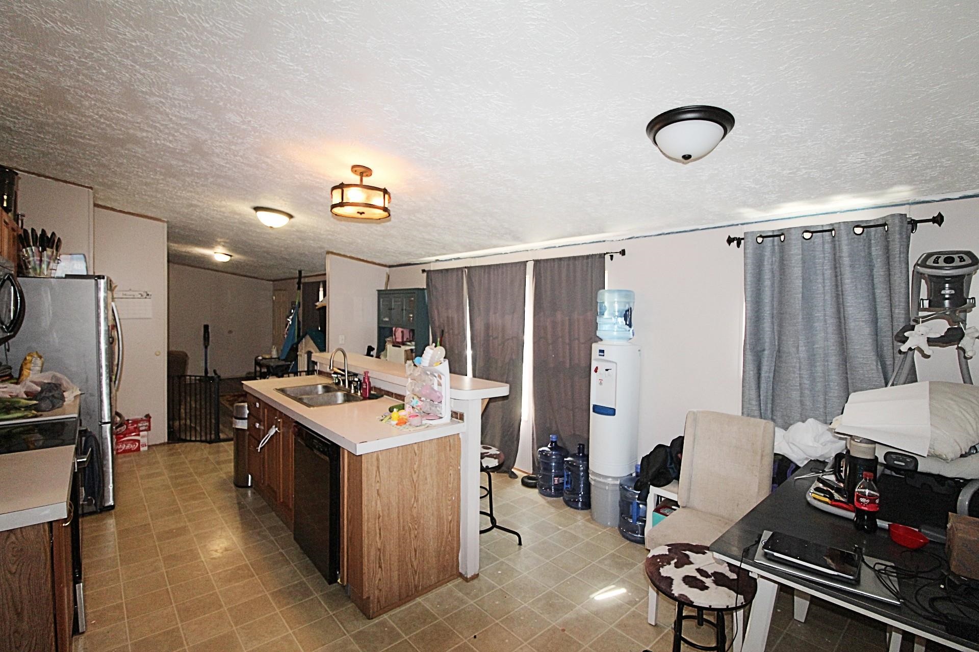 https://zimg.paragon.ice.com/ParagonImages/Property/PH/AABRKY/61169/9/0/0/858411a3a6ceb7bfcbeefcbc8f6b1bce/0/59d3d5708fe0d8b39c58e03f3e7b3684/61169-c3c3f20a-d59a-463e-b04a-b1387bf0ad53.JPG