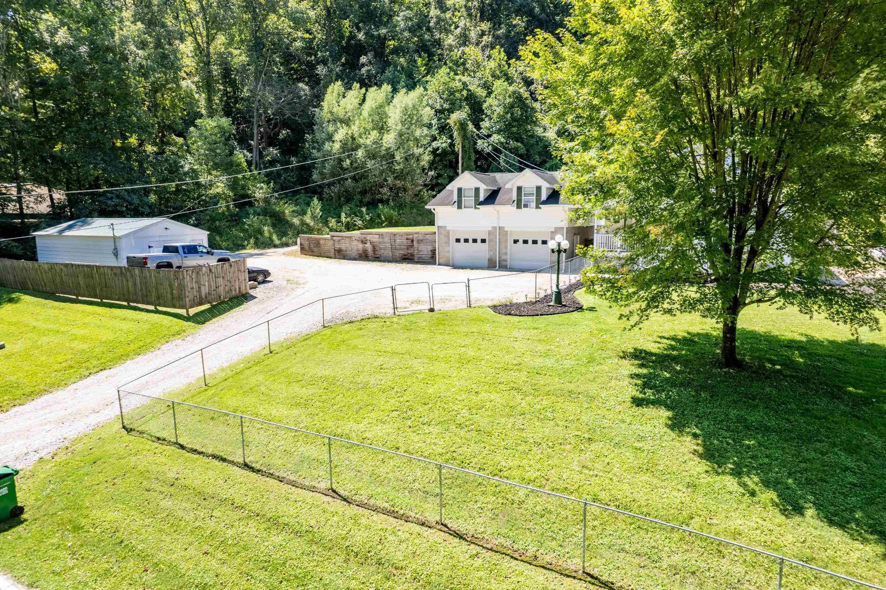 https://zimg.paragon.ice.com/ParagonImages/Property/PH/AABRKY/61170/5/0/0/a50fce4a0df490003b93b25afb64ee36/0/82413389ab229c1cf19968d7fead61b0/61170-f1aa63fb-8b0c-4380-a90f-083d45d5e973.JPG