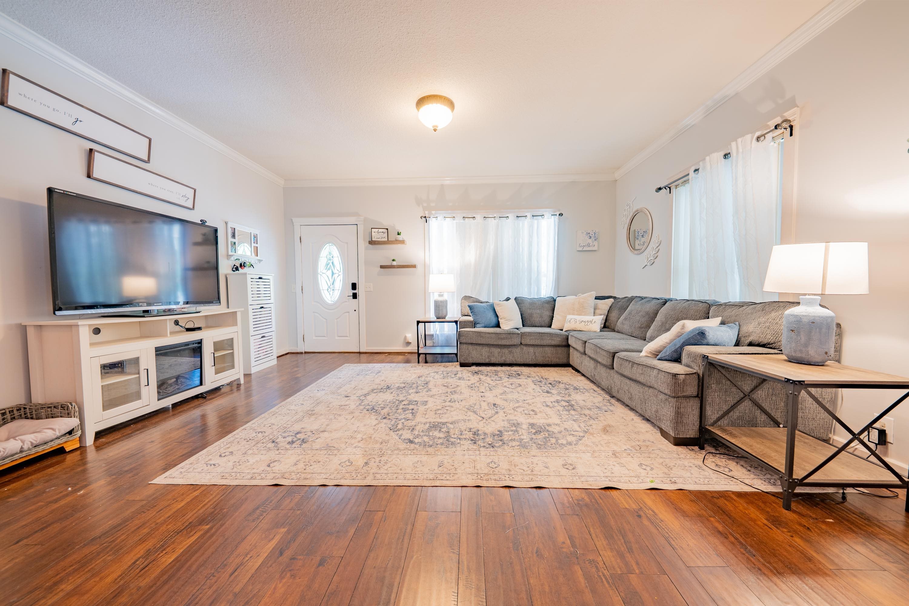 https://zimg.paragon.ice.com/ParagonImages/Property/PH/AABRKY/61170/8/0/0/8e6a35ab303f02ed7c2a36ab00845e81/0/82413389ab229c1cf19968d7fead61b0/61170-75bdc42e-5120-4b69-8042-0aaa74a11bff.JPG
