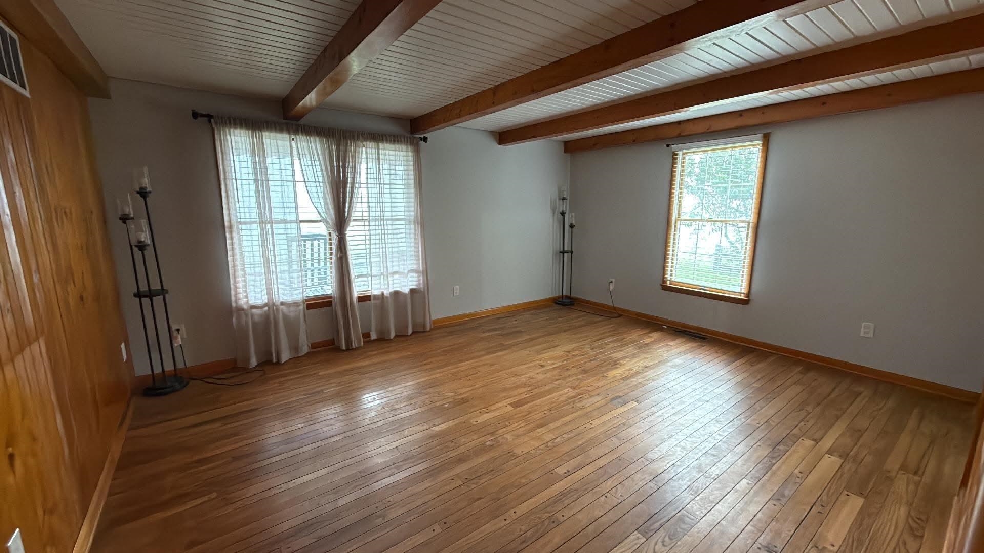 https://zimg.paragon.ice.com/ParagonImages/Property/PH/AABRKY/61171/10/0/0/a7fee12e95a551b9c9a0b0d58e5b4d43/0/b9af46ba0ee547b331d2d5923fd55379/61171-be4d0792-f66b-46f2-8797-917597641cd3.JPG