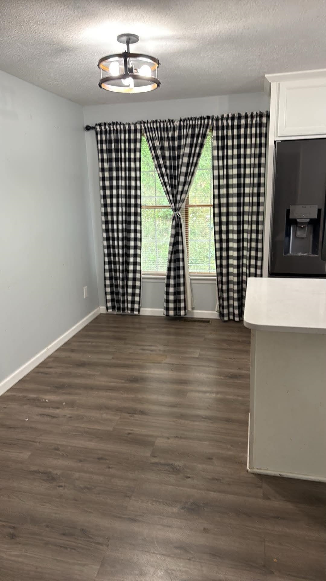 https://zimg.paragon.ice.com/ParagonImages/Property/PH/AABRKY/61171/6/0/0/737882f7c23470523850893141f1a9d1/0/b9af46ba0ee547b331d2d5923fd55379/61171-bf9881b1-9706-4170-850b-b705ffd2753e.JPG