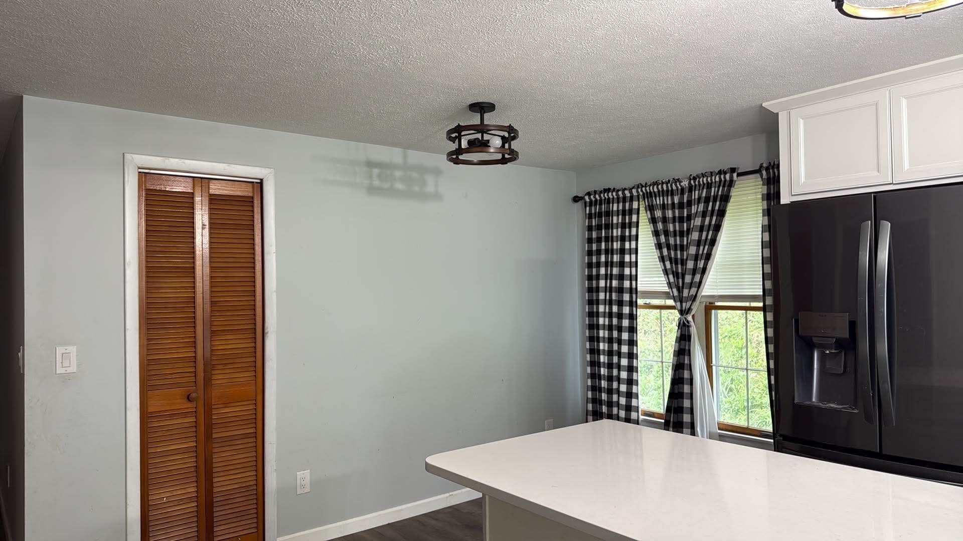 https://zimg.paragon.ice.com/ParagonImages/Property/PH/AABRKY/61171/7/0/0/4b136ee25b52d6843b16891e7e4df9f5/0/b9af46ba0ee547b331d2d5923fd55379/61171-f5b424ac-b9f4-4d5e-a91e-adbe4e2eed0c.JPG
