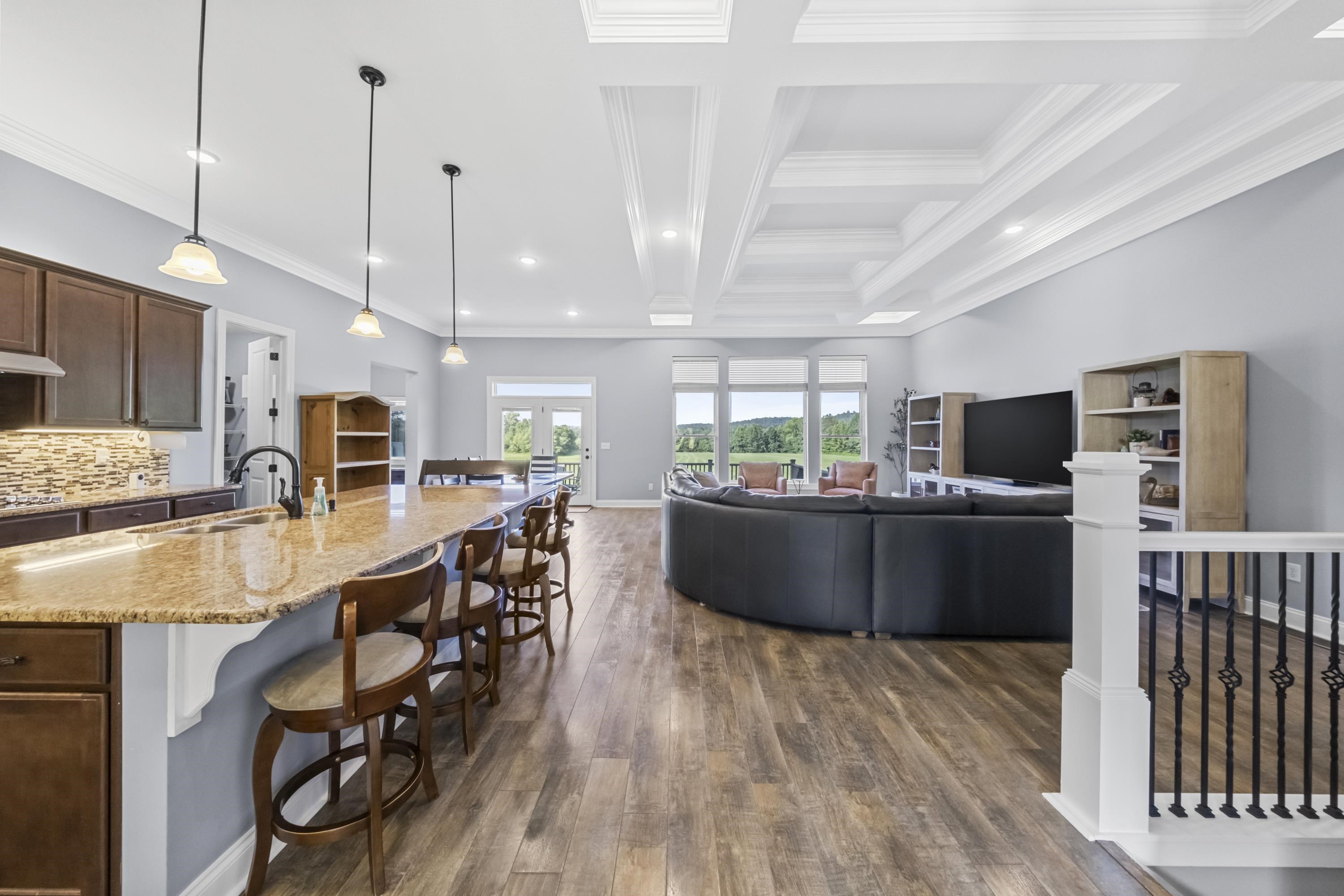 https://zimg.paragon.ice.com/ParagonImages/Property/PH/AABRKY/61174/2/0/0/ee22df9e51cef1716bd14a2bca7672a3/0/c1399bdff9b8fad01ae07b719f216a0e/61174-7ac25674-8f00-4b81-9679-14db04bc2b92.JPG