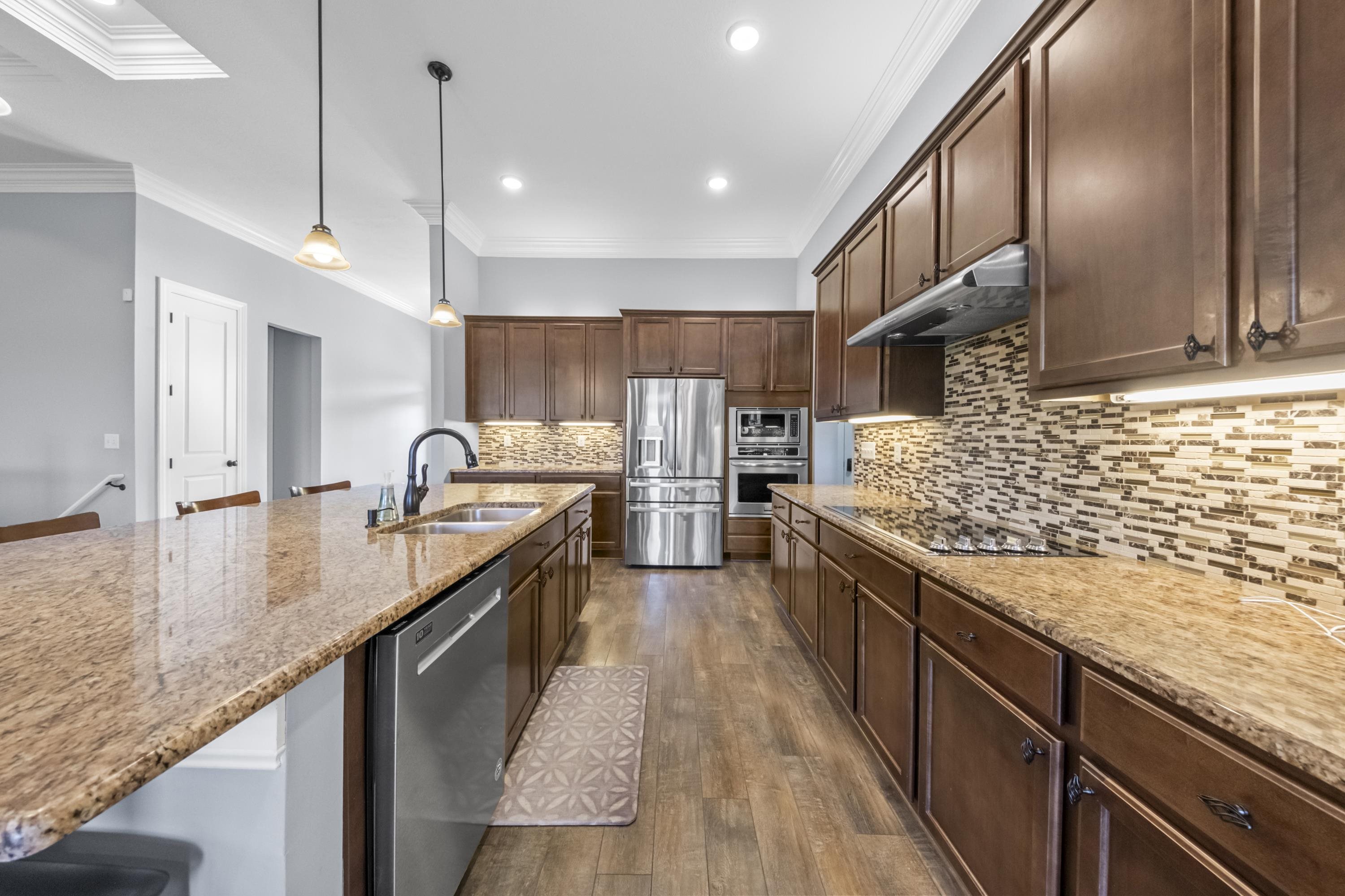 https://zimg.paragon.ice.com/ParagonImages/Property/PH/AABRKY/61174/4/0/0/9f4e2d30c1a79c9d23cef565561413dd/0/c1399bdff9b8fad01ae07b719f216a0e/61174-04a09bc4-9b9a-4783-b49c-2f0ebd3b1dc1.JPG