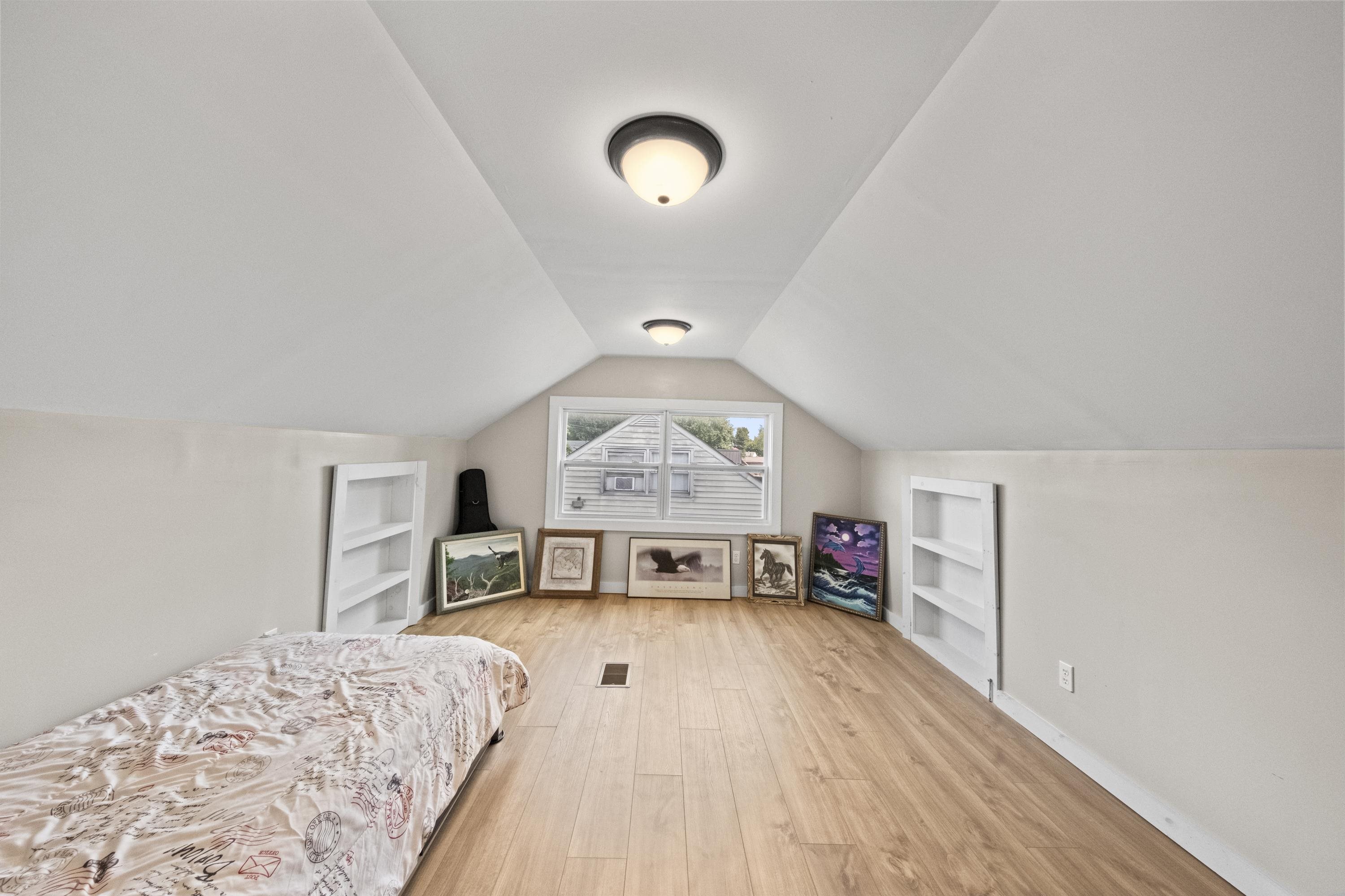 https://zimg.paragon.ice.com/ParagonImages/Property/PH/AABRKY/61175/12/0/0/9898201839f318f31e338616b5a3d719/0/2046832f9372a340d292a152dd6cfba0/61175-79b8ea63-db65-4d59-abd6-bdb48c19056a.JPG