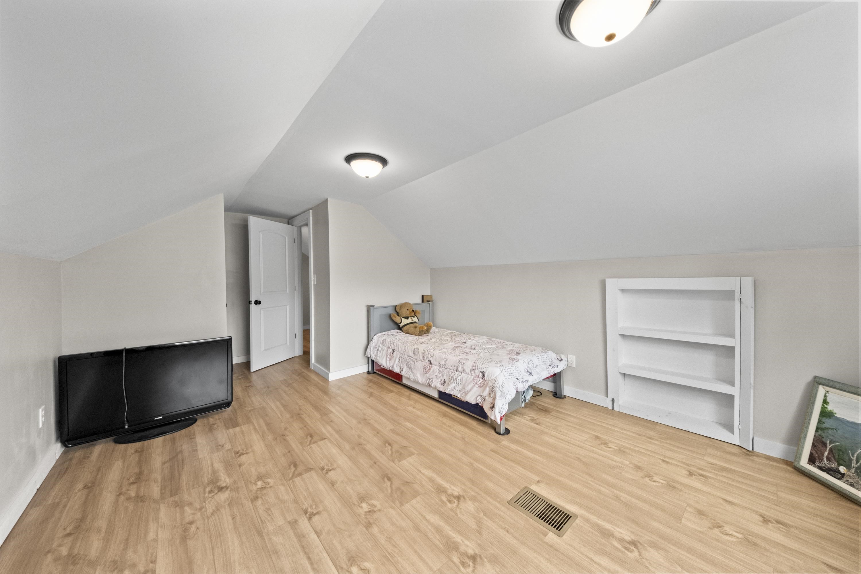 https://zimg.paragon.ice.com/ParagonImages/Property/PH/AABRKY/61175/13/0/0/178340065ef5db2a2cb04c796e5e152a/0/2046832f9372a340d292a152dd6cfba0/61175-3fc2579e-00df-490e-9d3e-456dee74f5d4.JPG