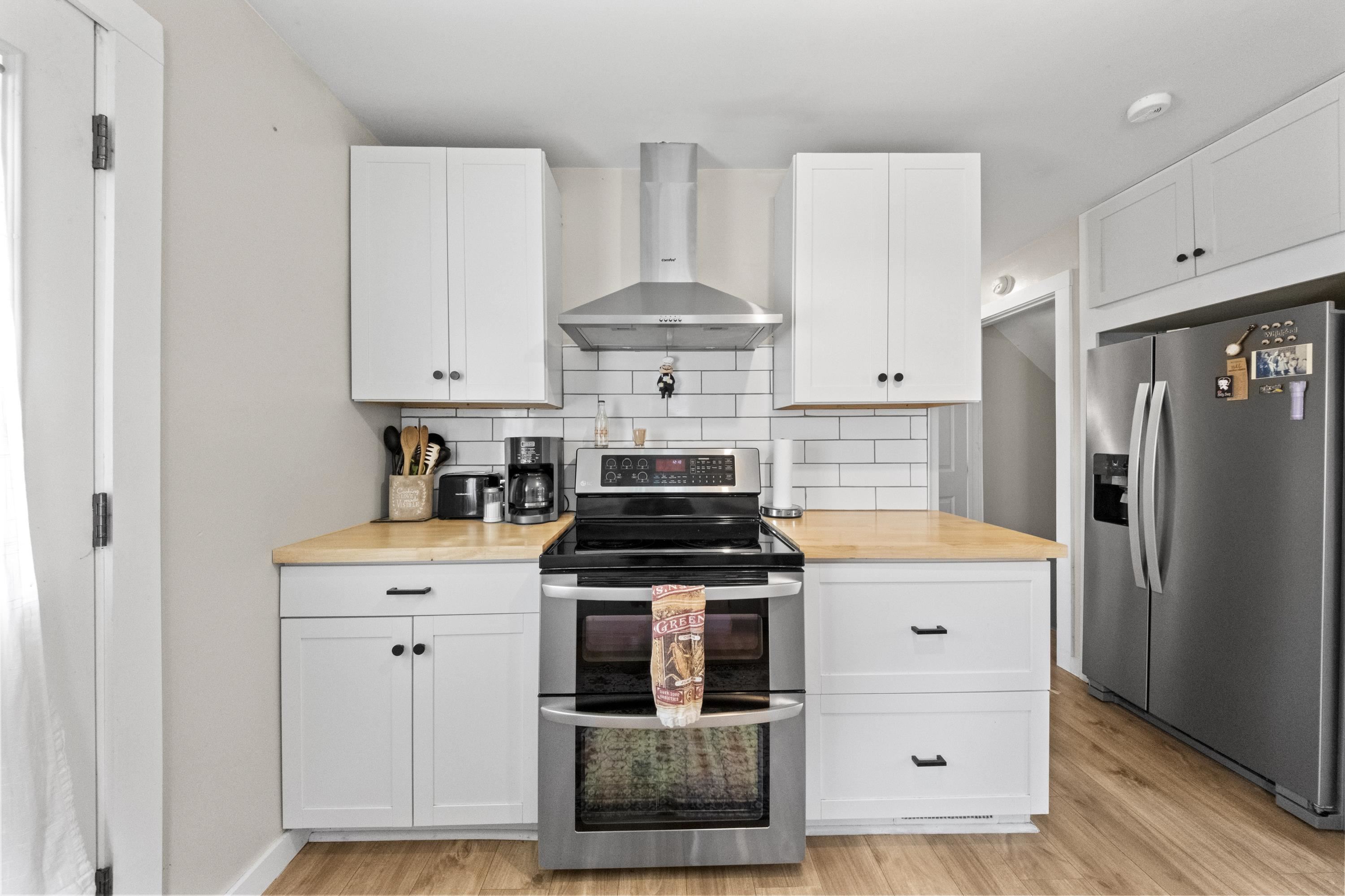 https://zimg.paragon.ice.com/ParagonImages/Property/PH/AABRKY/61175/4/0/0/9c5792390b67f197c6ddeb4d30e78026/0/2046832f9372a340d292a152dd6cfba0/61175-81f26e1e-cae9-4405-9d92-a39e164e6cb2.JPG