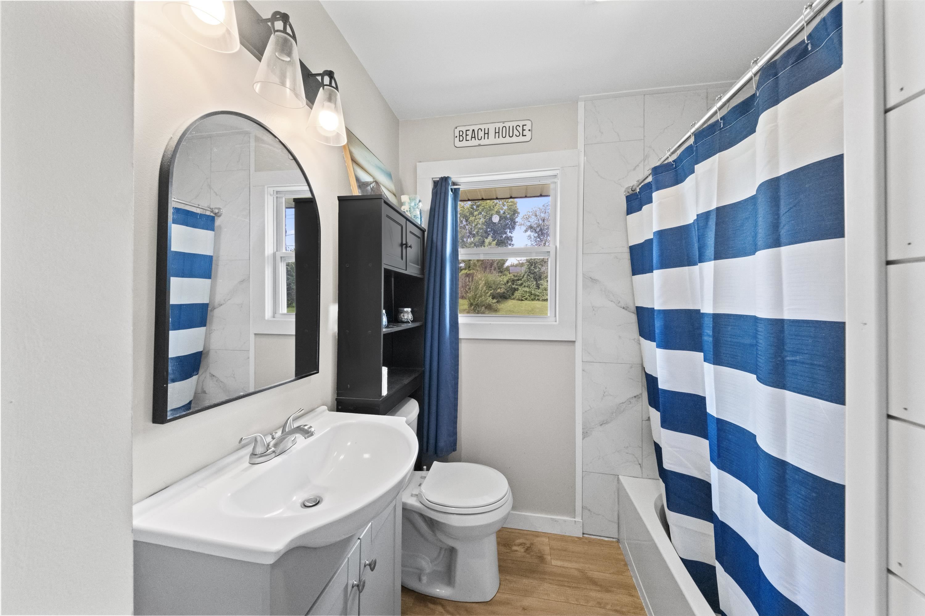 https://zimg.paragon.ice.com/ParagonImages/Property/PH/AABRKY/61175/9/0/0/3d54b6fc8a63d2d0738c891cb71a5844/0/2046832f9372a340d292a152dd6cfba0/61175-865eb8b2-d1d2-415d-8631-c2521b2f2298.JPG