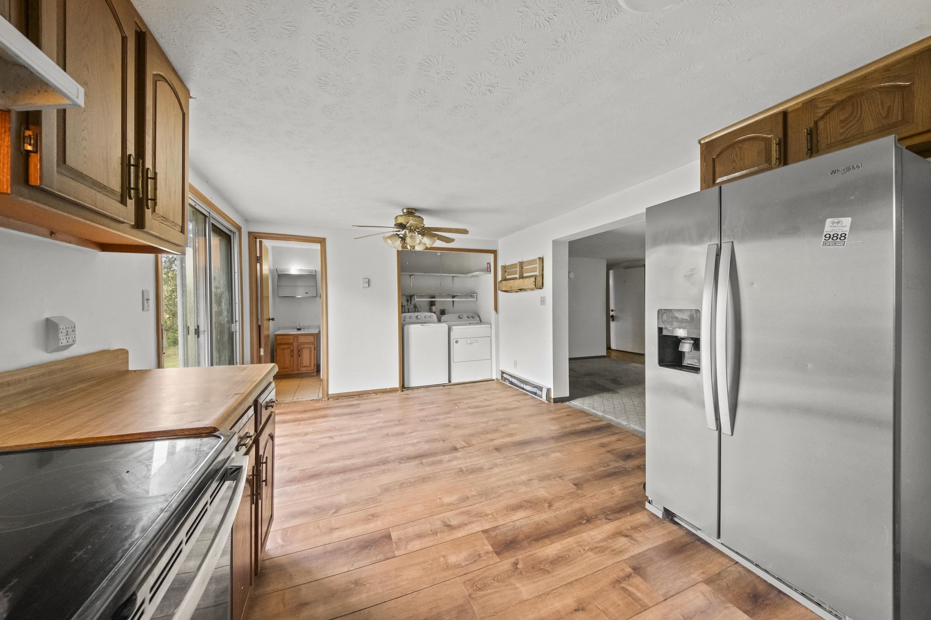 https://zimg.paragon.ice.com/ParagonImages/Property/PH/AABRKY/61176/12/0/0/b28dcf806e5c5f229594e045e70fda5e/0/a75ab8a5001e60f9554614e1c32d6a00/61176-fb3f61a0-9569-44f8-b627-e6dfa2c328ec.JPG