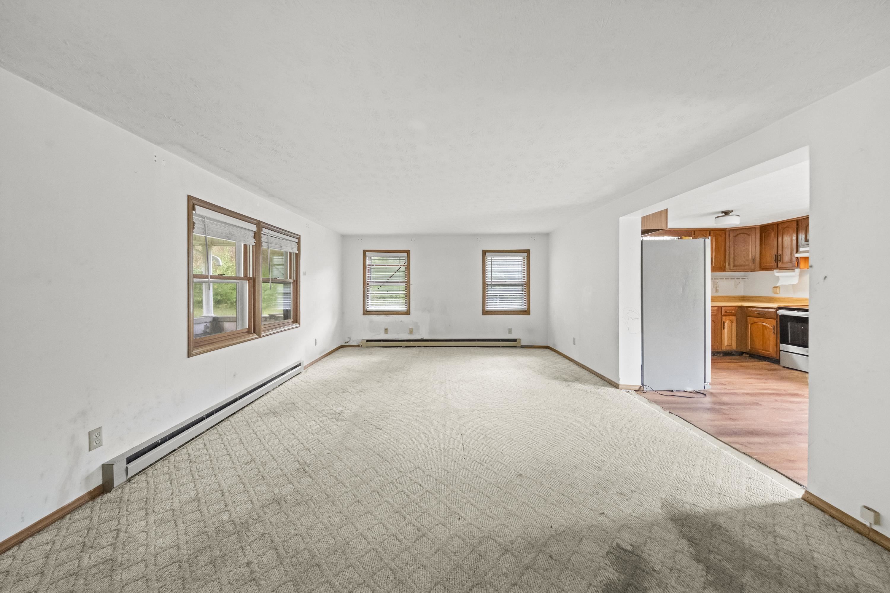 https://zimg.paragon.ice.com/ParagonImages/Property/PH/AABRKY/61176/2/0/0/a2b10bfd29c75eba67a2750256da76e9/0/a75ab8a5001e60f9554614e1c32d6a00/61176-3c105b18-4a16-4b93-9603-580323c44e04.JPG