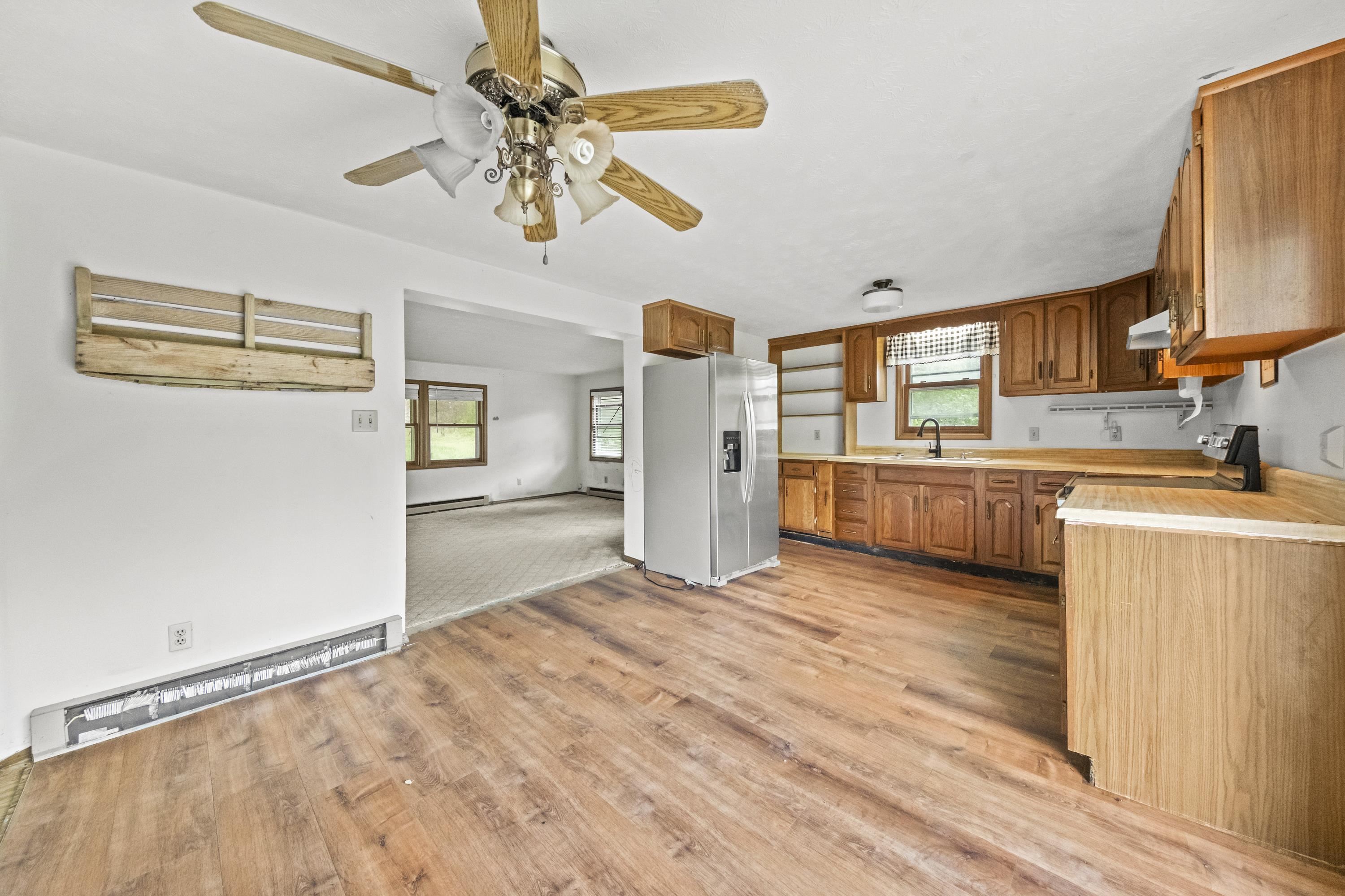 https://zimg.paragon.ice.com/ParagonImages/Property/PH/AABRKY/61176/9/0/0/c2299065a999587d96805f2e12077d57/0/a75ab8a5001e60f9554614e1c32d6a00/61176-1de80351-8374-45f4-af0c-8247dcee0a87.JPG