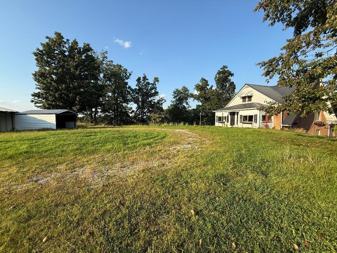 https://zimg.paragon.ice.com/ParagonImages/Property/PH/AABRKY/61178/2/0/0/5b4f2f7561abe30c4191db0f70be67e9/0/f922c001ed7fdd2dfca14bf3faf5586e/61178-24c92205-213c-417b-9785-d32b6c4b234f.JPG