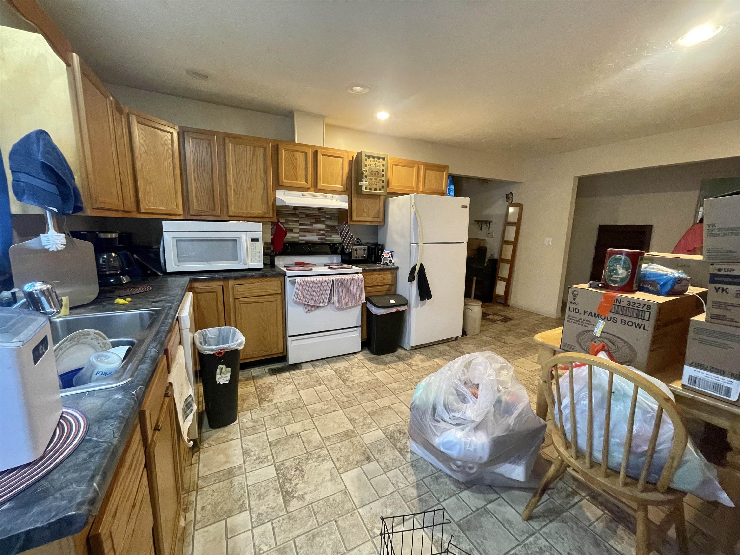 https://zimg.paragon.ice.com/ParagonImages/Property/PH/AABRKY/61184/5/0/0/86f031a5b859b63399a5c5922c2010aa/0/e57e19e662b04dc8ec47c0186d9b226e/61184-25ba9909-0511-4325-9562-8ef76aecfae6.JPG