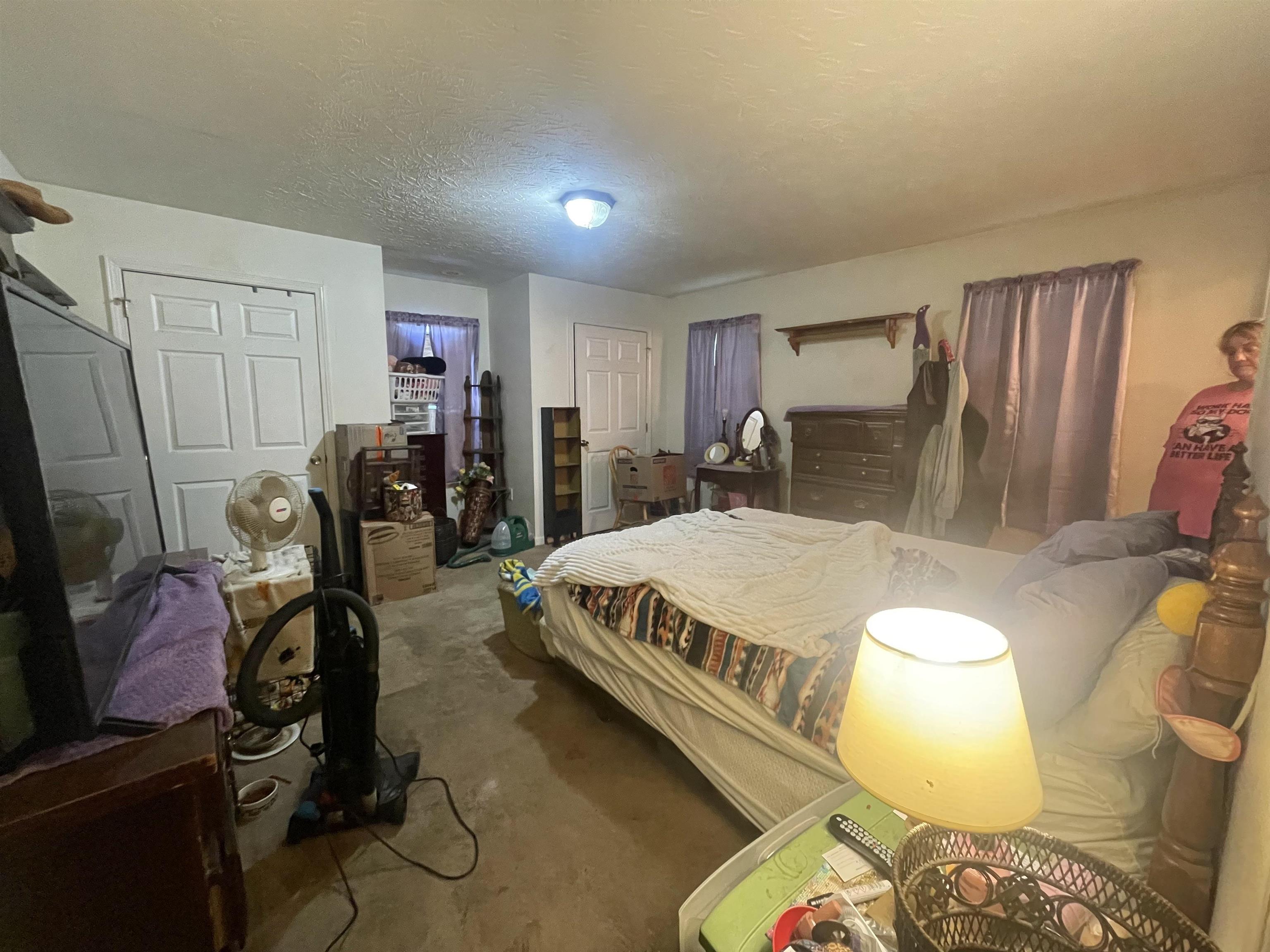 https://zimg.paragon.ice.com/ParagonImages/Property/PH/AABRKY/61184/7/0/0/6895c9583372f27770a9476d5460f465/0/e57e19e662b04dc8ec47c0186d9b226e/61184-8f0b20d2-0821-4478-bfa3-a7c22a894988.JPG