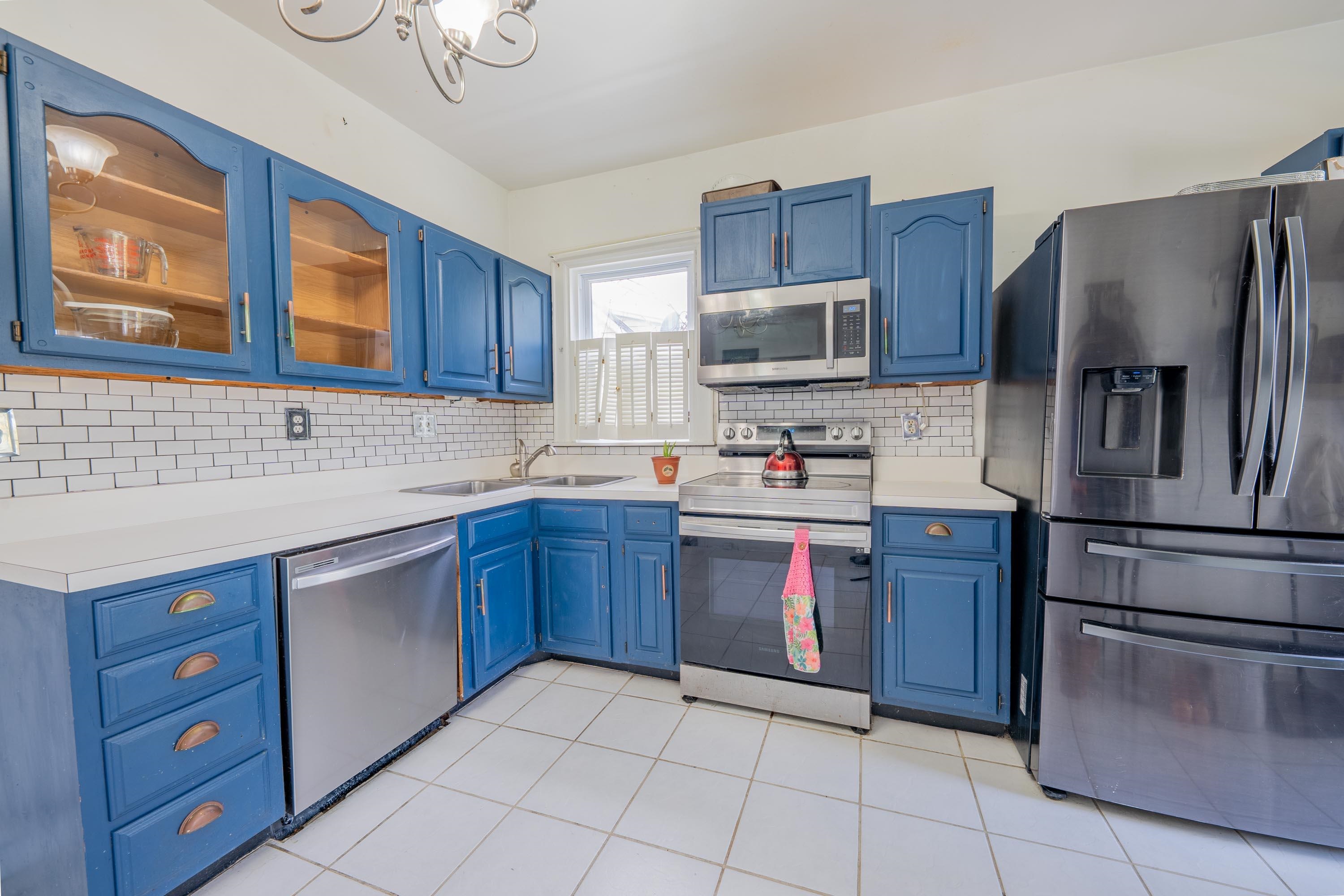 https://zimg.paragon.ice.com/ParagonImages/Property/PH/AABRKY/61185/12/0/0/024bbea16777168bb9f0ffbe5717adac/0/e1c84c238439f2a0605861d99471c1ca/61185-65ede888-9897-46e9-8e47-ab10a0343609.JPG