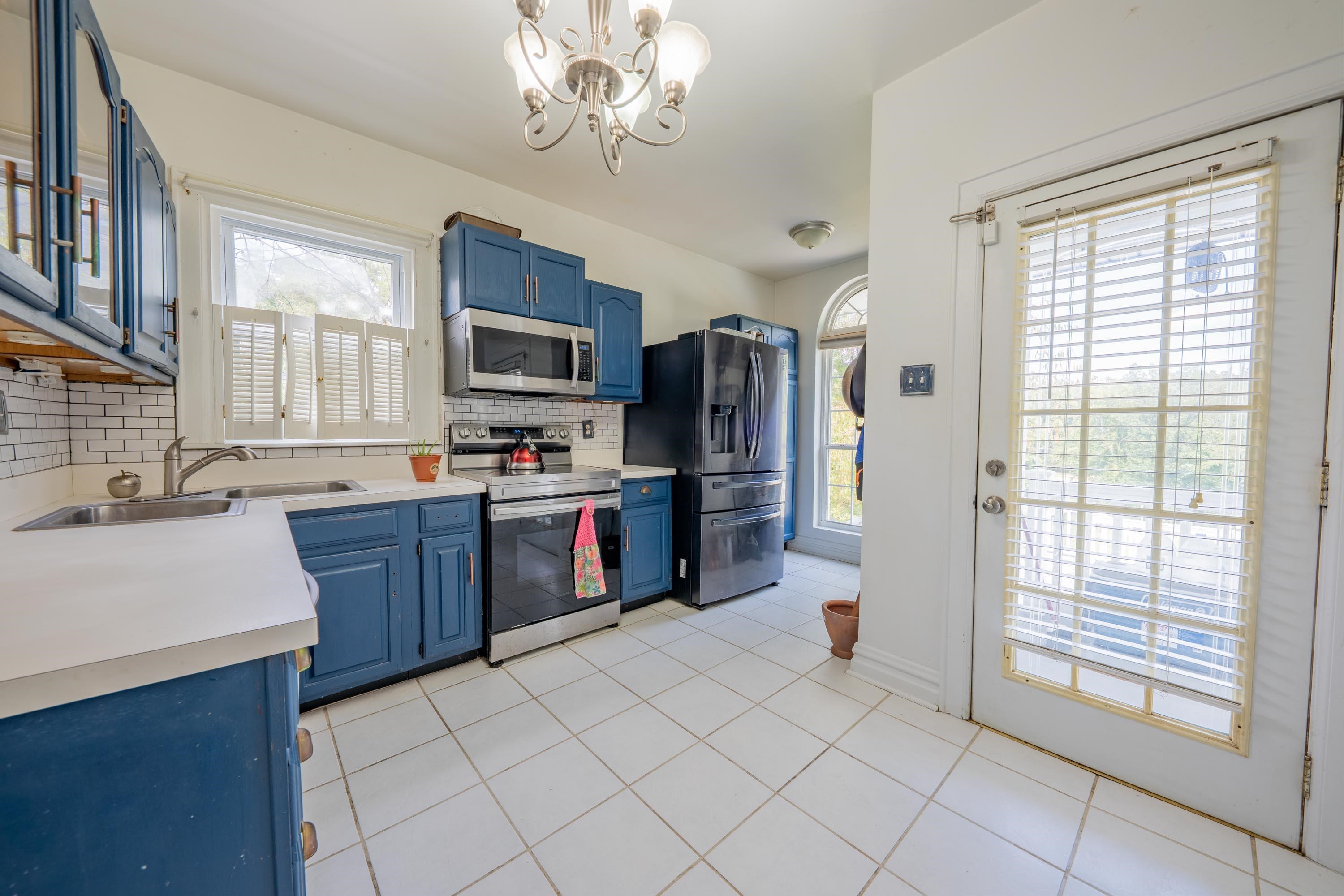 https://zimg.paragon.ice.com/ParagonImages/Property/PH/AABRKY/61185/13/0/0/086df23b5f3b0ce1c131b43ccf230a65/0/e1c84c238439f2a0605861d99471c1ca/61185-949e90c8-76ce-496c-8e2e-9c08e1bf1cba.JPG