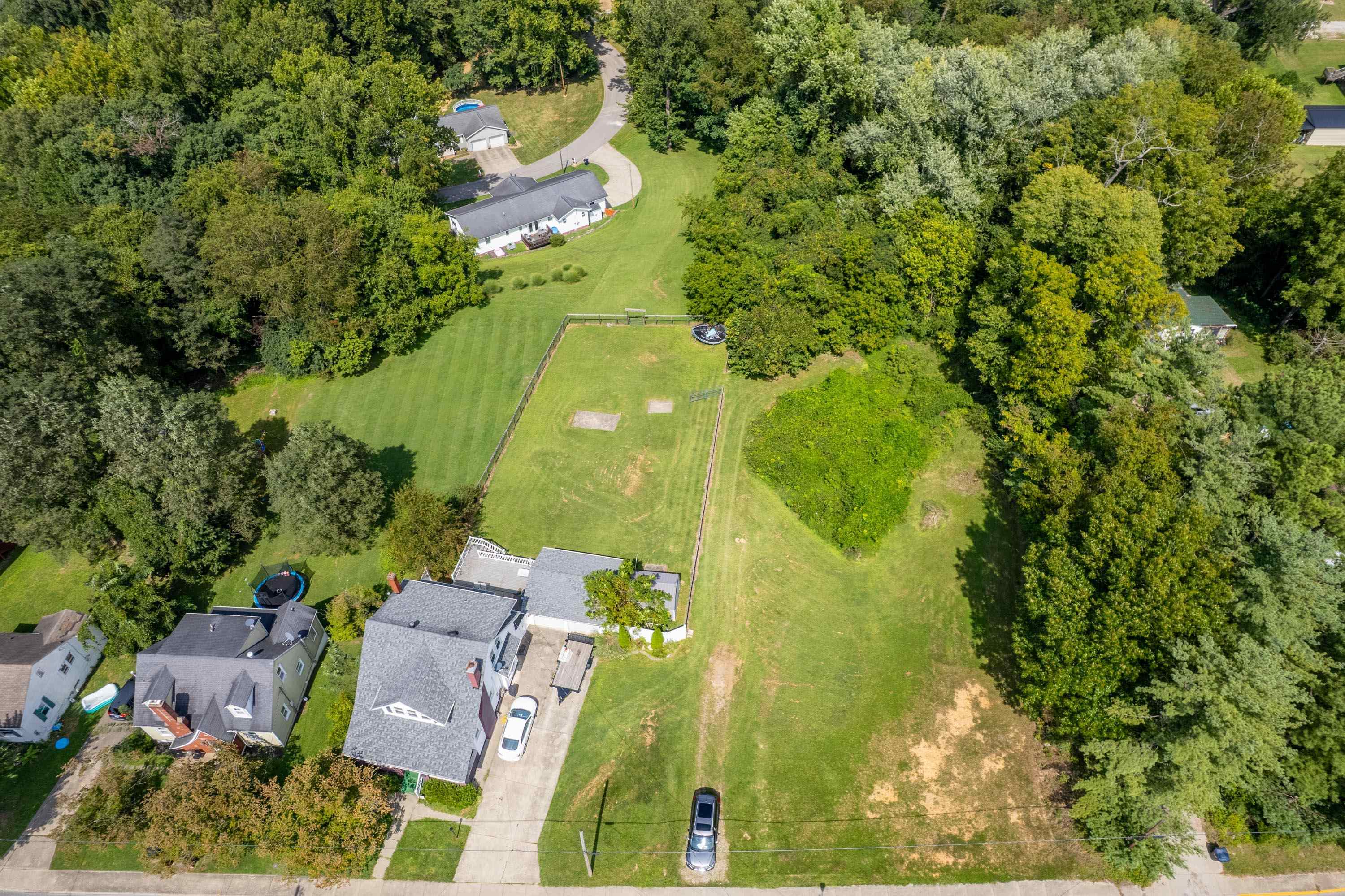 https://zimg.paragon.ice.com/ParagonImages/Property/PH/AABRKY/61185/2/0/0/f7078be5c30e121dbd7d75c585f8ac09/0/e1c84c238439f2a0605861d99471c1ca/61185-3292fb18-7c79-450b-bd1b-caf465b62fa8.JPG