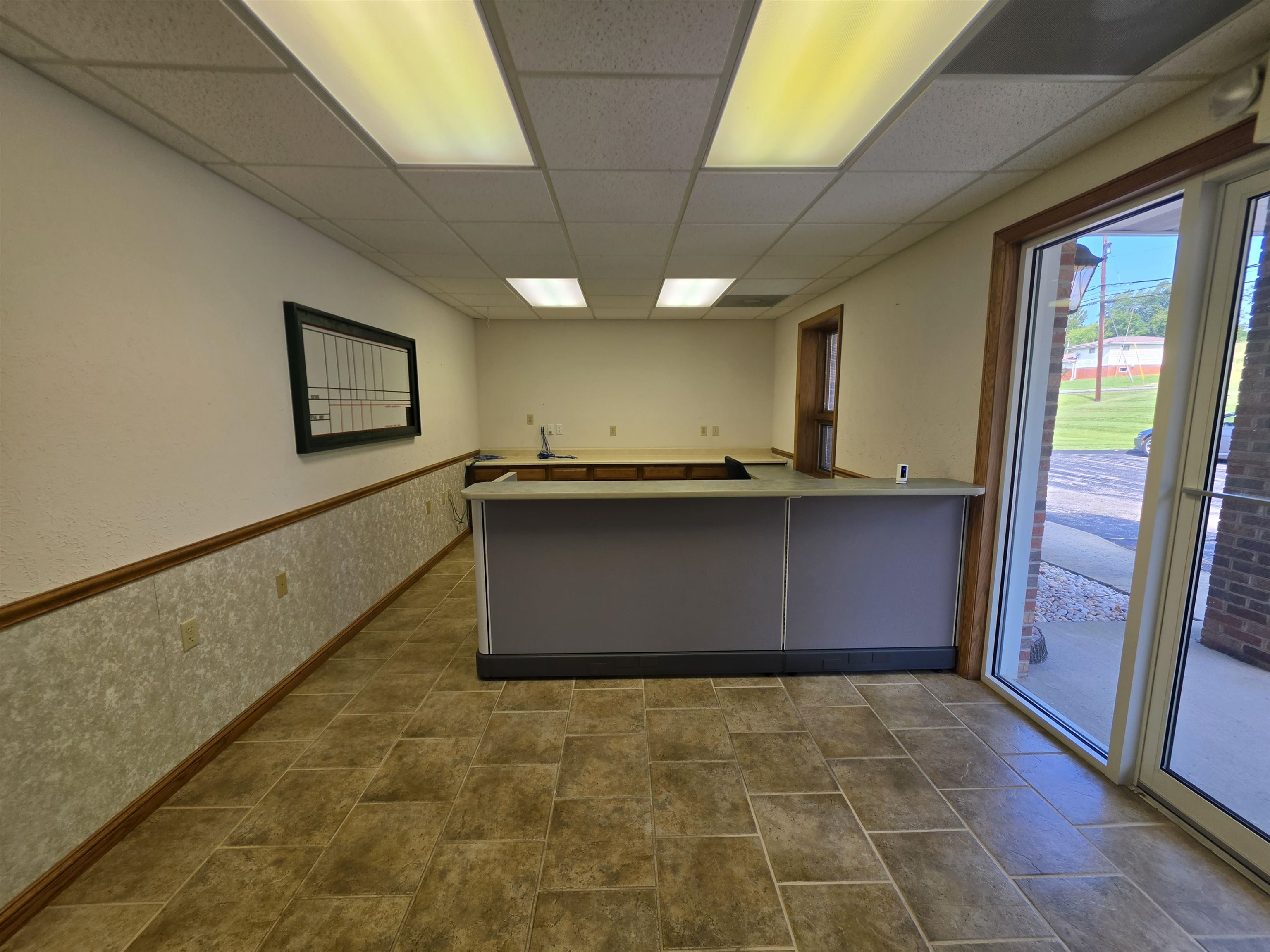 https://zimg.paragon.ice.com/ParagonImages/Property/PH/AABRKY/61190/2/0/0/68e174662cae84e0236c32ac8a493308/0/06c1e73c1e82566eb17eb4f0ded1710e/61190-489e3645-ca28-45df-86ca-4c3ca24e0df2.JPG