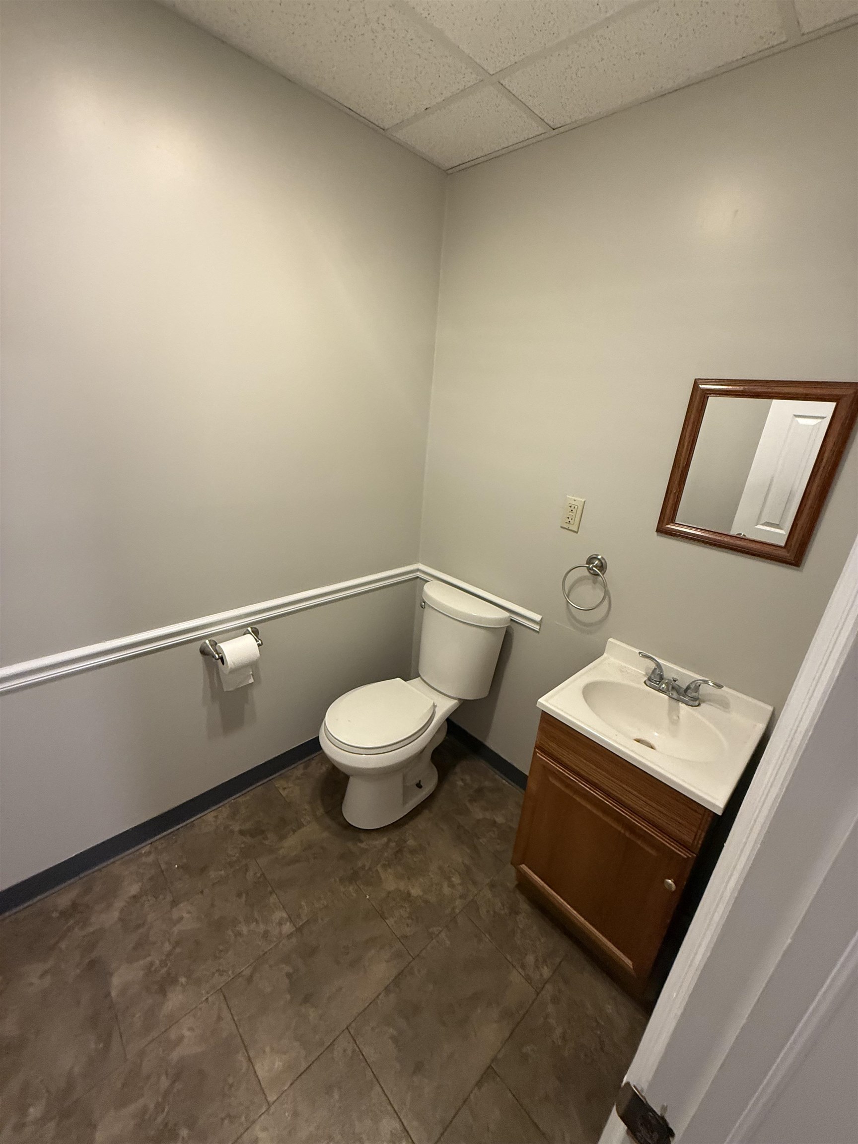 https://zimg.paragon.ice.com/ParagonImages/Property/PH/AABRKY/61205/9/0/0/a6e5adf9844e711642429090ec76e247/0/ab8cfa0bc3b9f91bb3fe68bbefe61b79/61205-271274f0-2f30-4e8c-ac8b-57378b3732a6.JPG