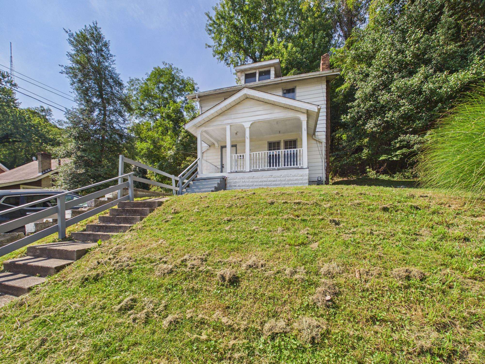 https://zimg.paragon.ice.com/ParagonImages/Property/PH/AABRKY/61208/3/0/0/57451c274e4336e7d82c0d7e0d20f88d/0/ace571bb8e76b9e38d1bbba4300da7d7/61208-fce6290a-50ca-448e-a9ff-6953f43e1006.JPG