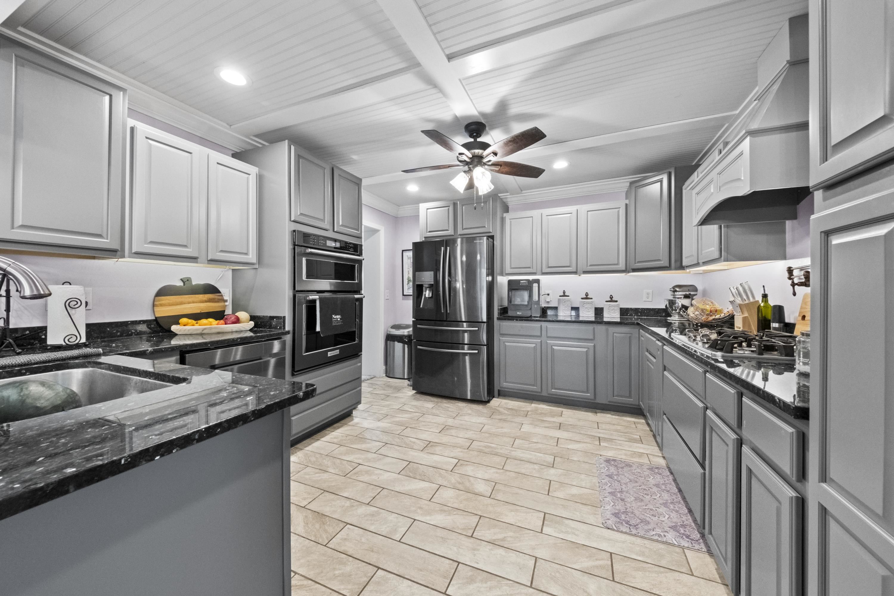 https://zimg.paragon.ice.com/ParagonImages/Property/PH/AABRKY/61211/11/0/0/ca1be5681bc090e2286777c4b6dc485c/0/011cc6e60d2f0a089c4757720de139db/61211-dd31e95c-65ed-48d3-b60f-bd5d67801d82.JPG