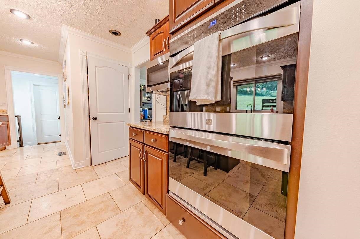 https://zimg.paragon.ice.com/ParagonImages/Property/PH/AABRKY/61213/4/0/0/89d4463043f1212336f0d6efa8532aa5/0/f3ecd650d94fb9fd89cbb08bdbf12954/61213-81feeaab-4783-4d7d-beb8-0766761289c7.JPG