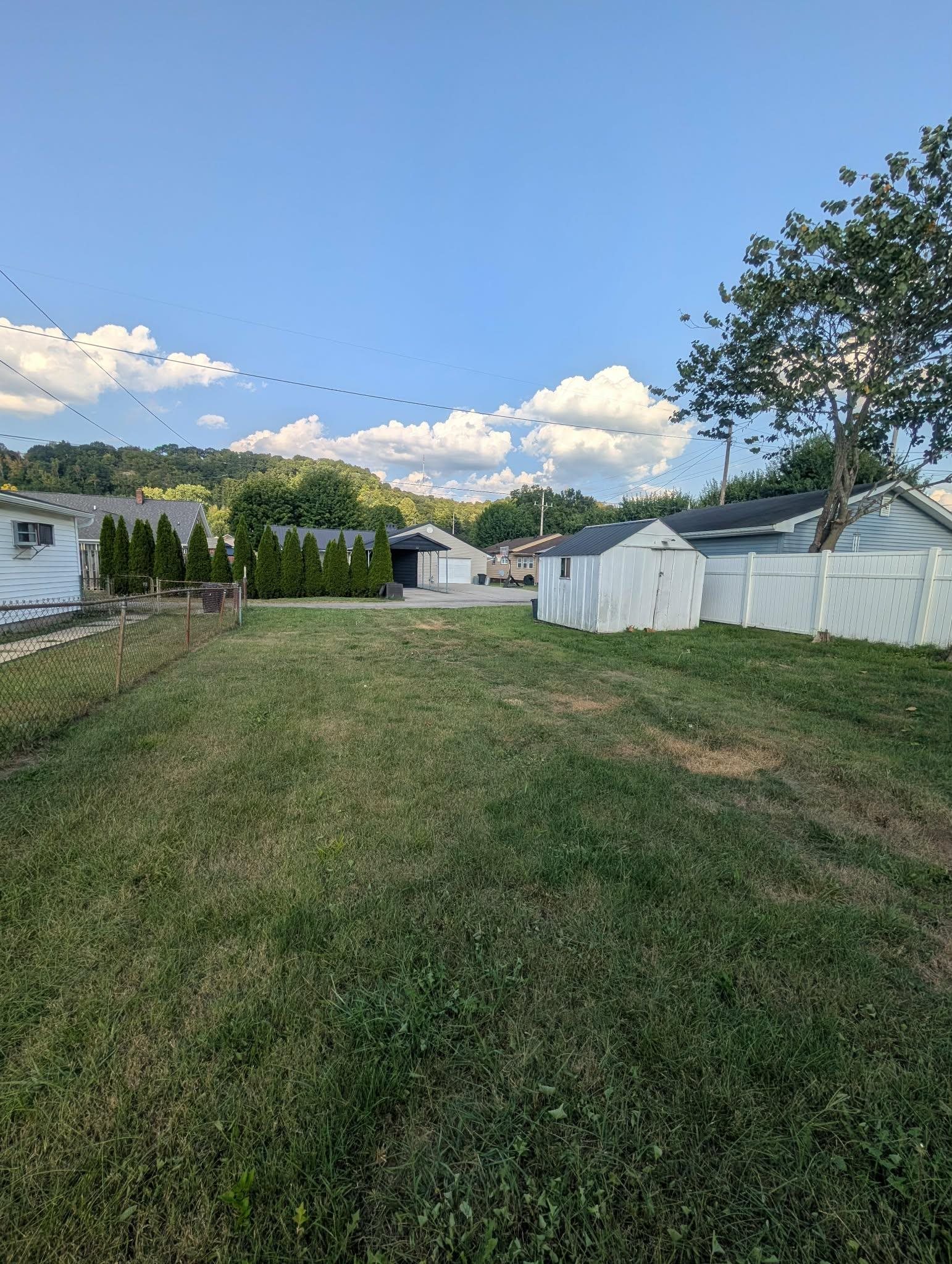 https://zimg.paragon.ice.com/ParagonImages/Property/PH/AABRKY/61214/3/0/0/f8d36f0d26faafb99c3ba5bbe54c1c24/0/f2ca839bca2c0299309bd5ba204b9c3d/61214-0c39d644-6a06-4b1c-b27c-cd9fba2d4473.JPG