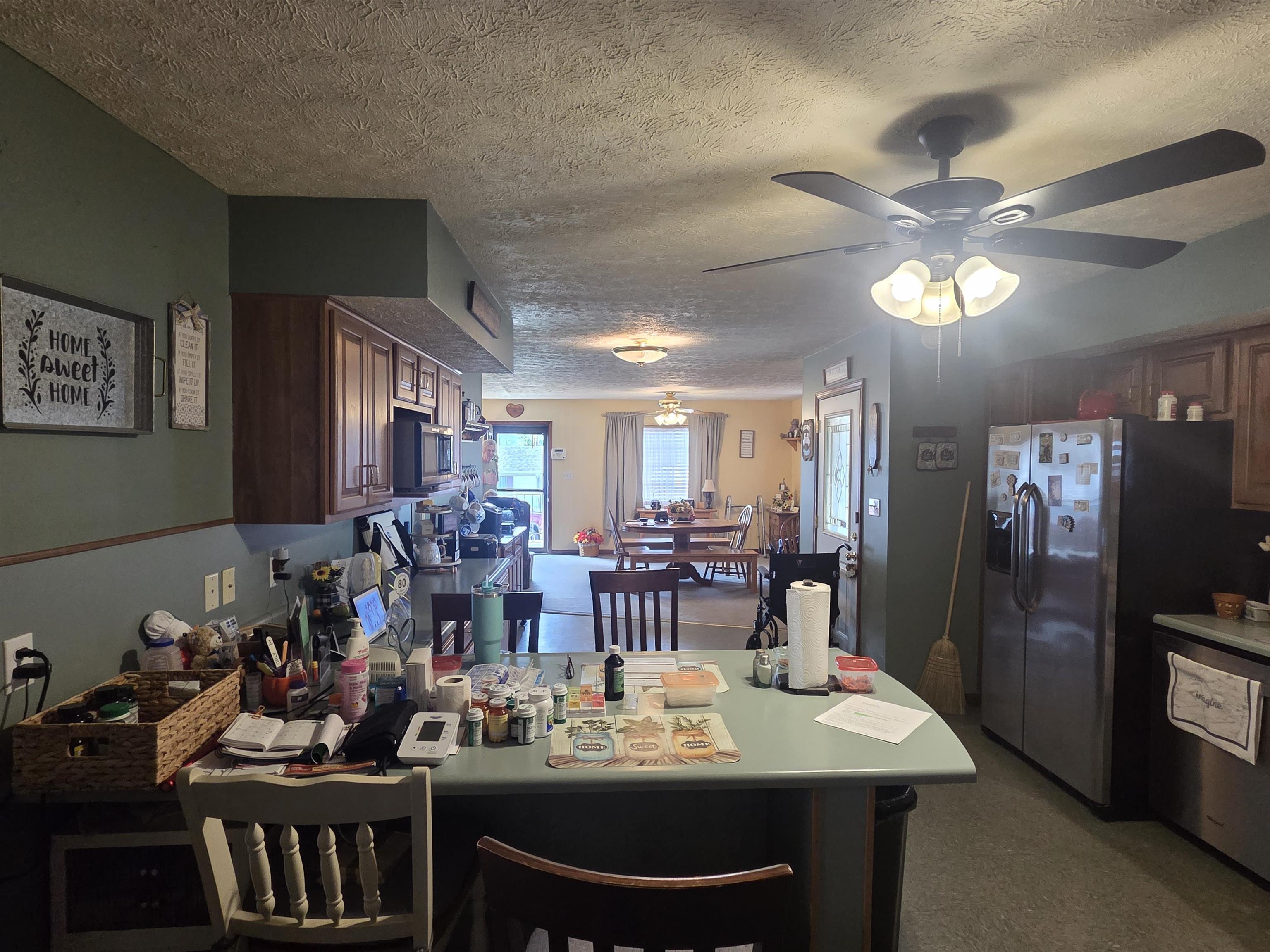 https://zimg.paragon.ice.com/ParagonImages/Property/PH/AABRKY/61215/9/0/0/10928562e876566daf572877e2dc943e/0/0758840e6061a3d68d87bf83ee60e006/61215-53f0dcbd-46e2-42ac-8fb6-31459c476db1.JPG