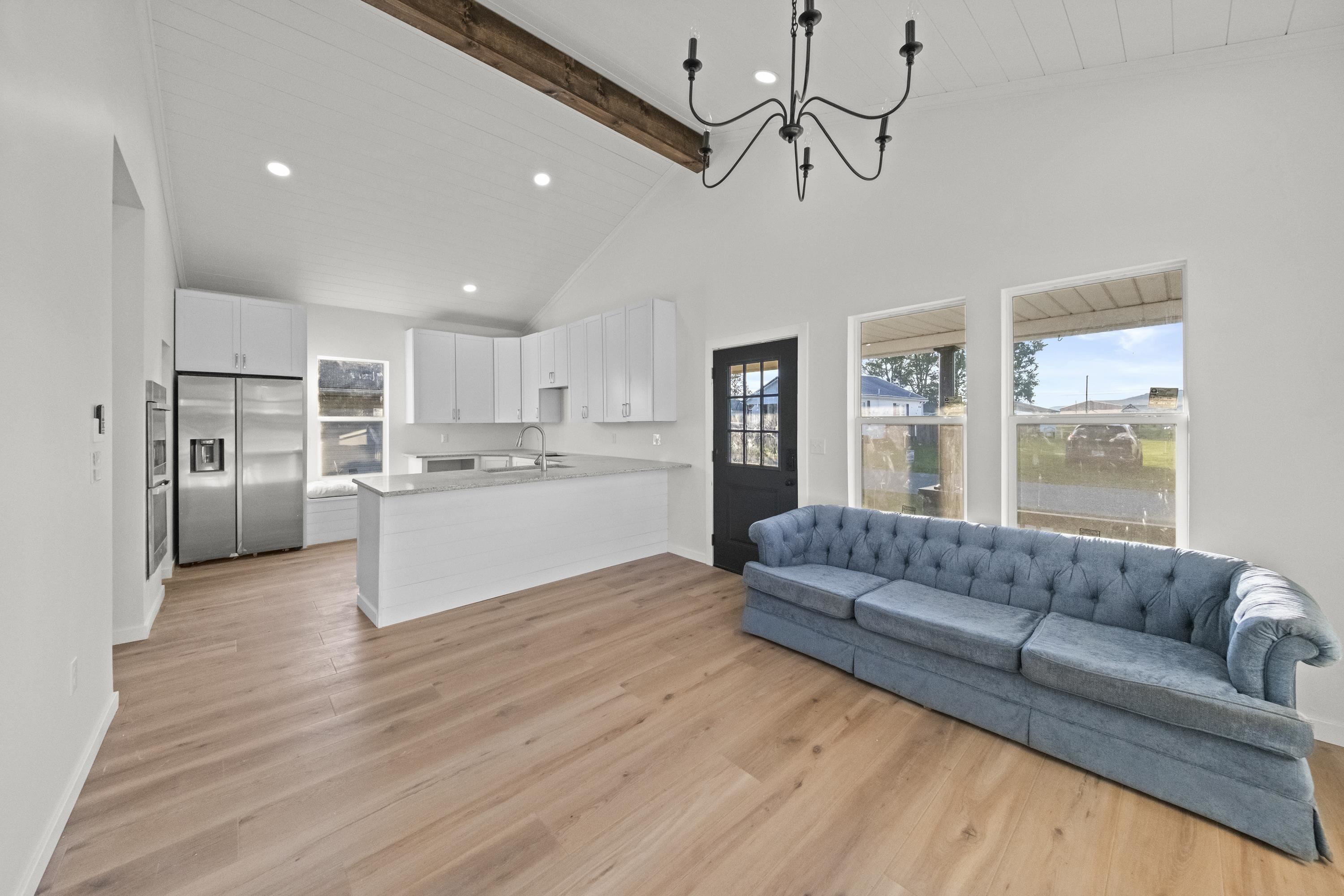 https://zimg.paragon.ice.com/ParagonImages/Property/PH/AABRKY/61217/5/0/0/0551905a405dd296a13731221a4c4454/0/4a9a4a86ef531a532222caa0ebb13493/61217-98607949-bff6-4857-8135-0ed0c1c01098.JPG