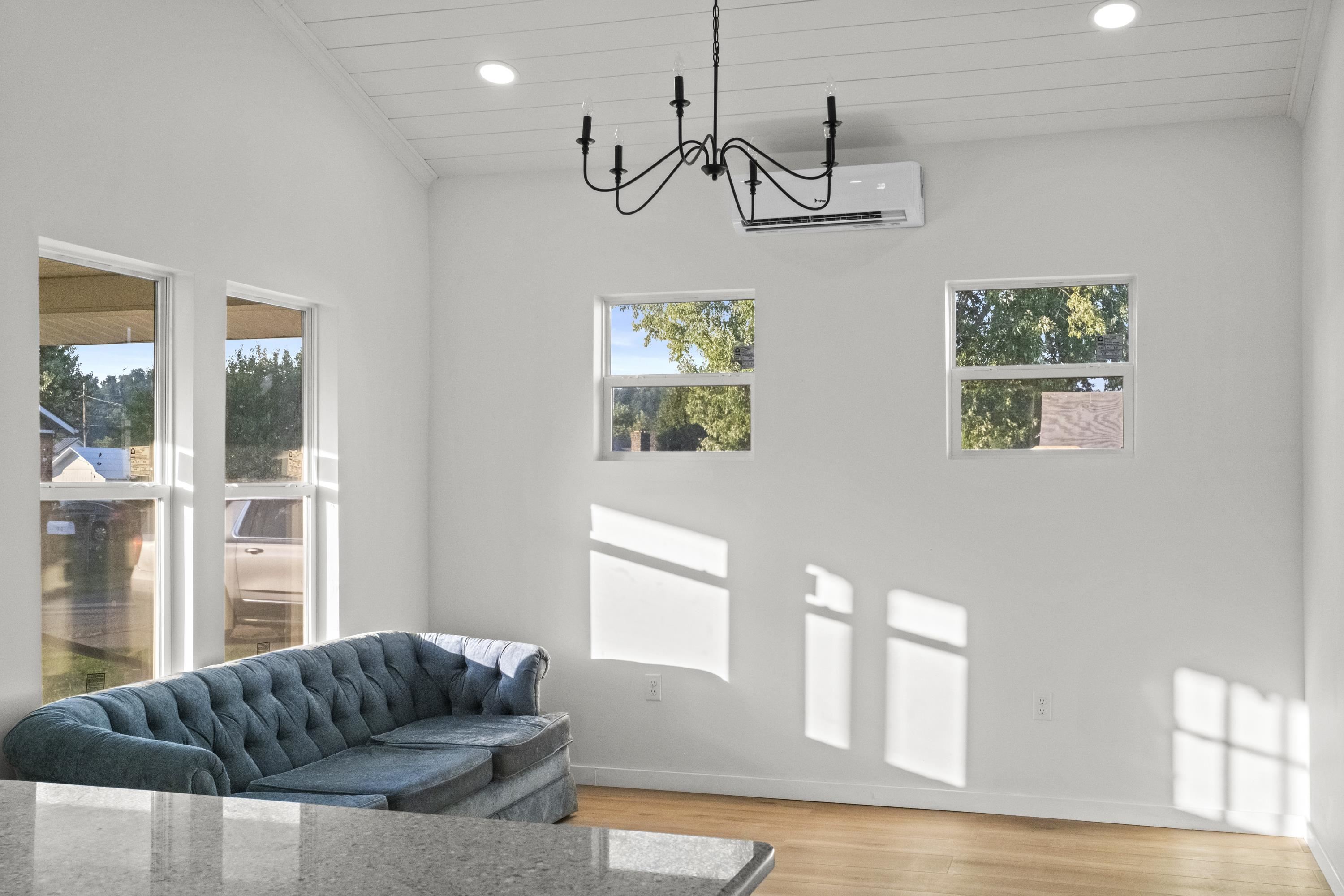 https://zimg.paragon.ice.com/ParagonImages/Property/PH/AABRKY/61217/7/0/0/6b43b621d08393c781b2b733077759e8/0/4a9a4a86ef531a532222caa0ebb13493/61217-9222f49a-5c5f-4bec-aebd-e81e342f3639.JPG