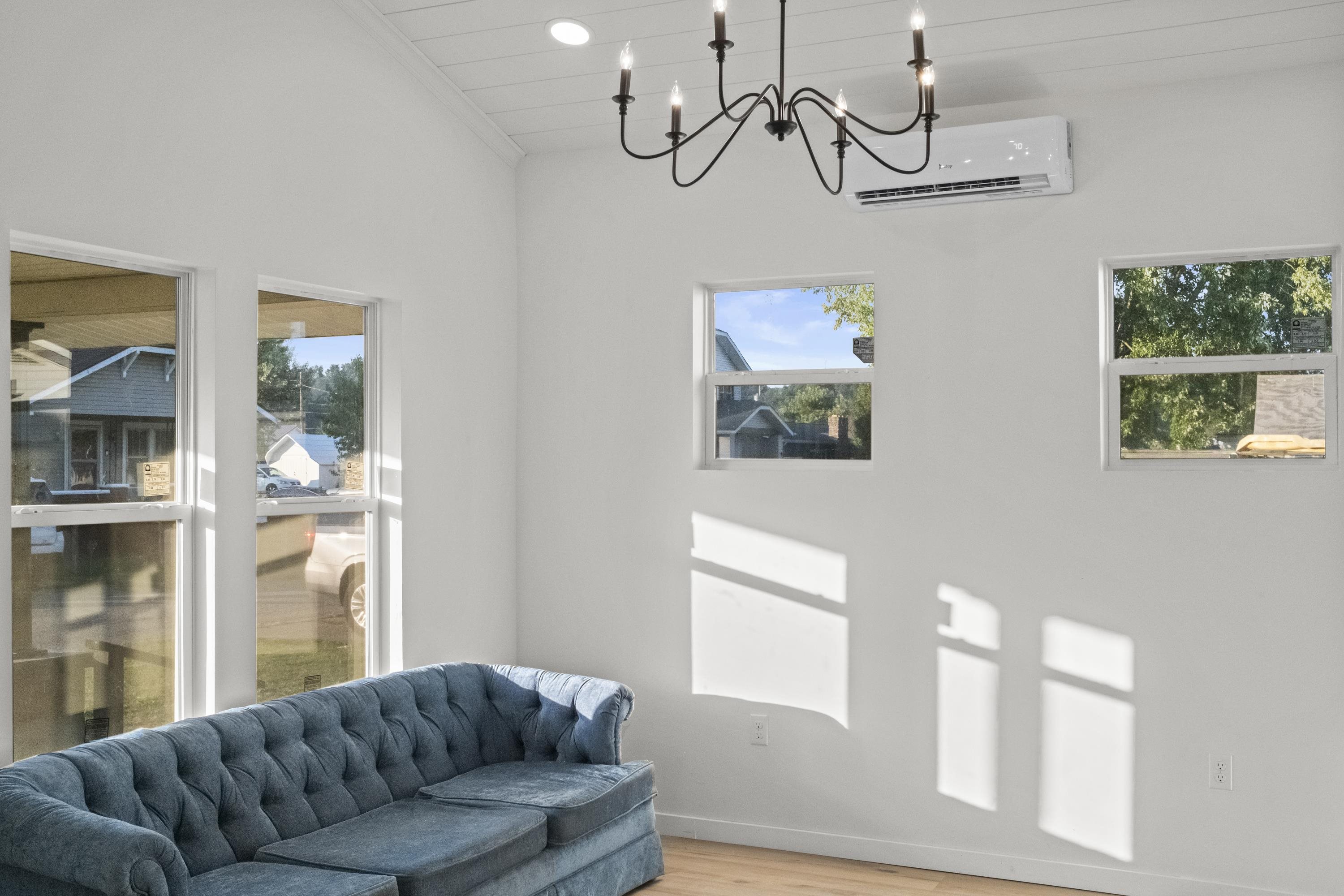 https://zimg.paragon.ice.com/ParagonImages/Property/PH/AABRKY/61217/8/0/0/bae3f147c974810f6b16b8abf8da4640/0/4a9a4a86ef531a532222caa0ebb13493/61217-5f690577-21fd-4979-b07d-c791678cb386.JPG