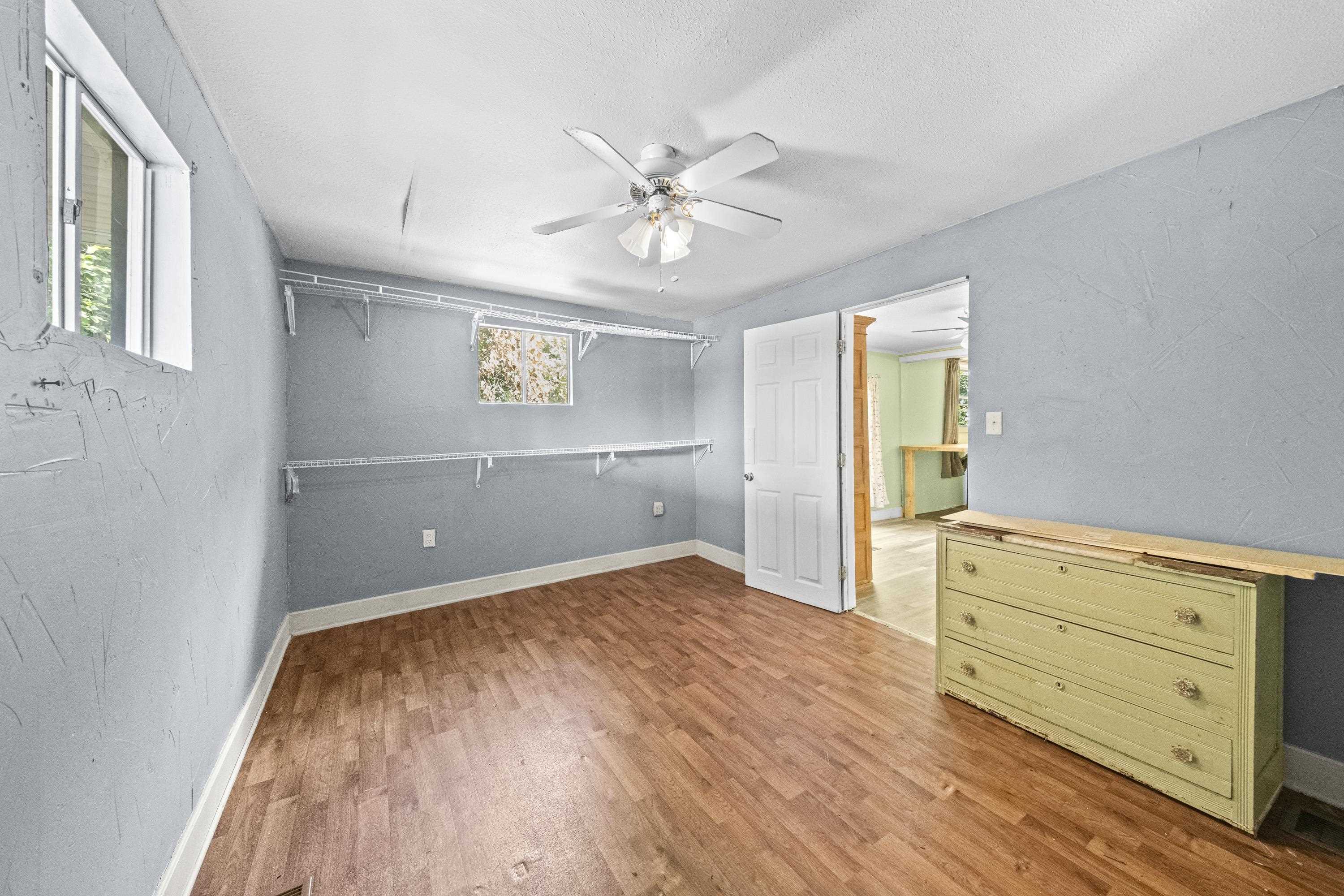 https://zimg.paragon.ice.com/ParagonImages/Property/PH/AABRKY/61219/11/0/0/3fed216cc1c868ec280bca63d0692587/0/dcb8eda7f5eda9a3430af2e3f5aaf73e/61219-456ea319-6969-4986-8e47-457867151c15.JPG