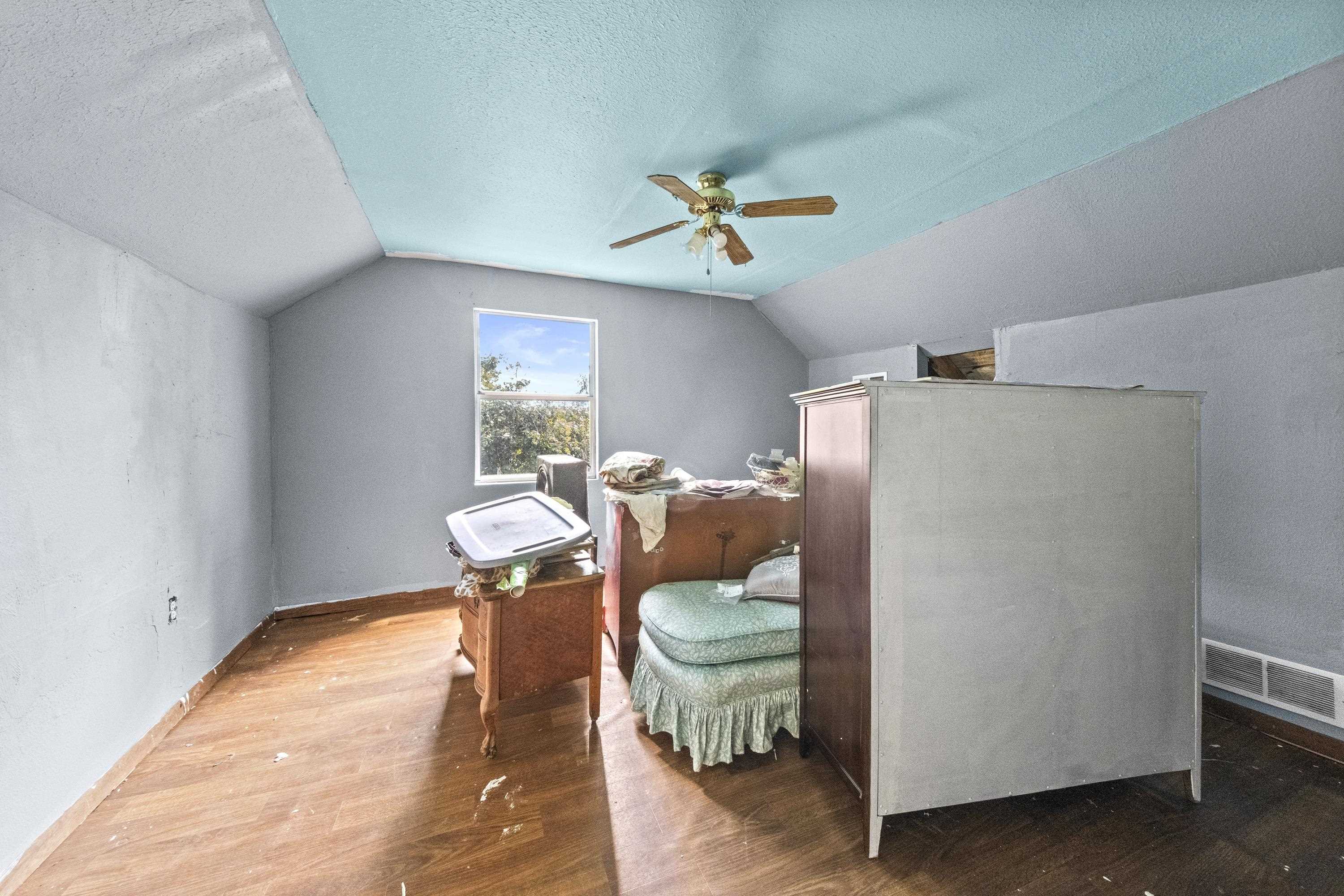 https://zimg.paragon.ice.com/ParagonImages/Property/PH/AABRKY/61219/12/0/0/1f301d7f499af82c00c7c9b7bd67fff4/0/dcb8eda7f5eda9a3430af2e3f5aaf73e/61219-0685885d-2b8c-4f35-902d-10d8f5c2d44c.JPG