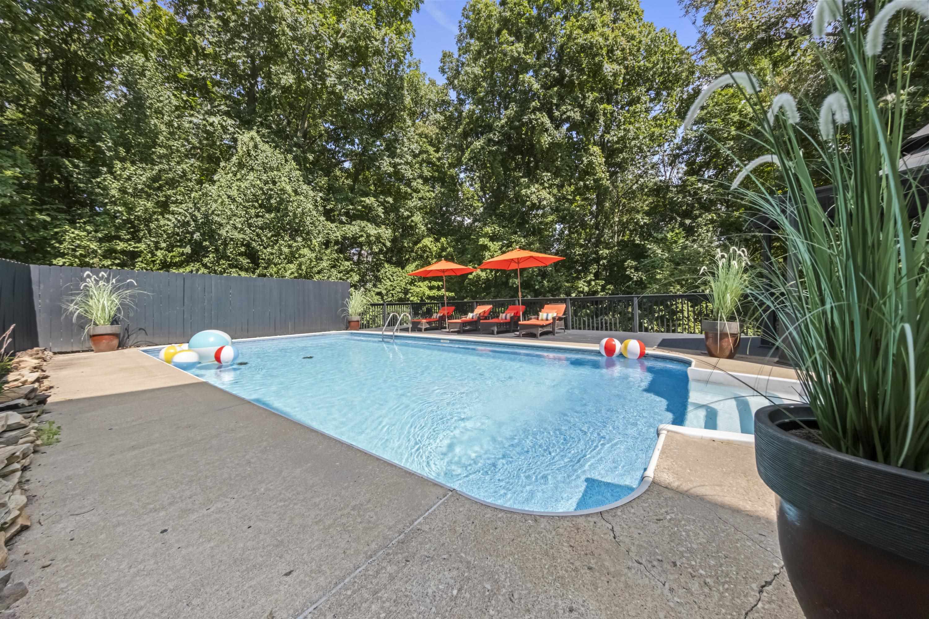 https://zimg.paragon.ice.com/ParagonImages/Property/PH/AABRKY/61222/4/0/0/aa8a3a2a28e4a222a26c8be9614ba00a/0/253d26a03748411ee4a6a8d2a0d80524/61222-a5d4dcde-ef06-4d13-9849-158d97343a95.JPG