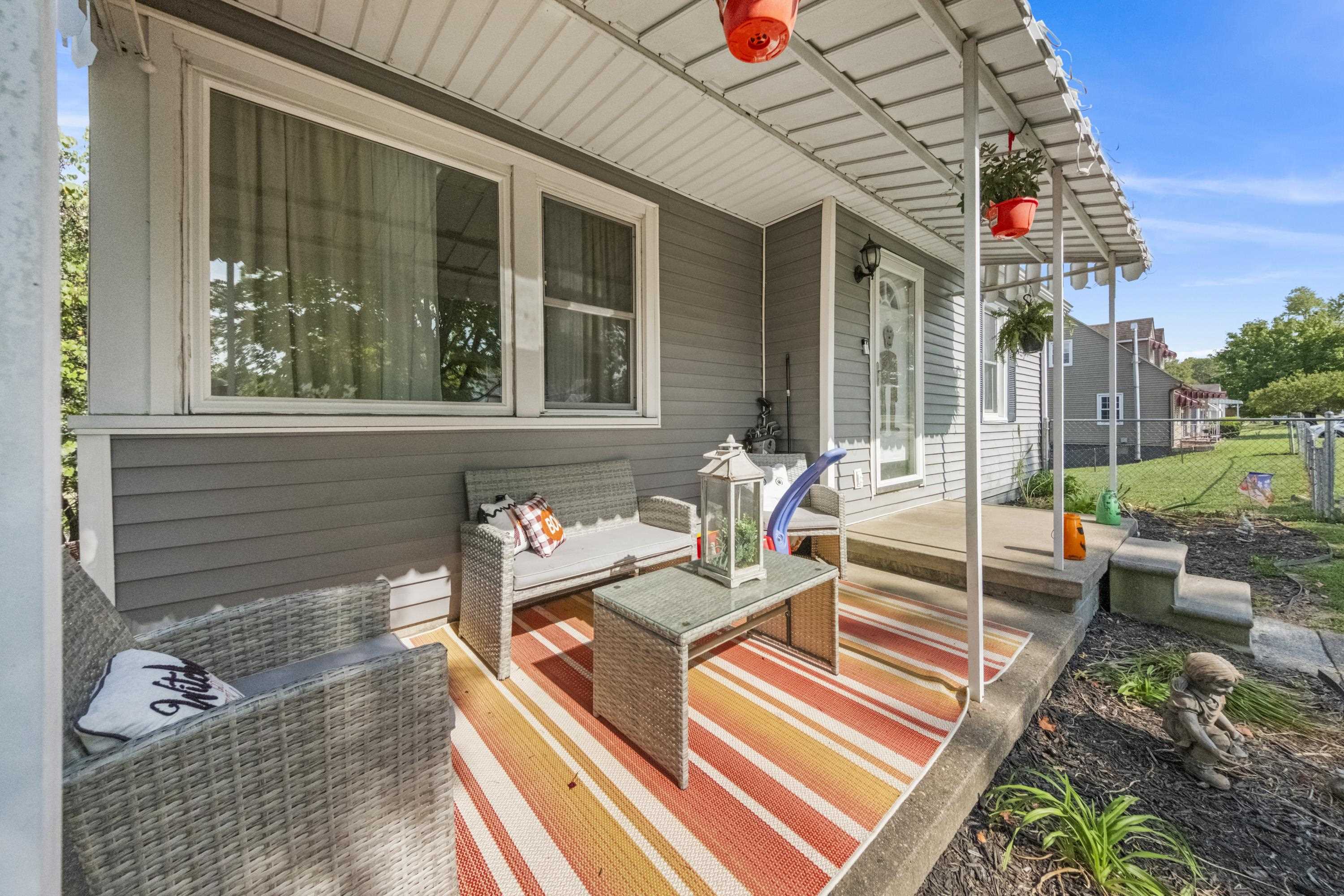 https://zimg.paragon.ice.com/ParagonImages/Property/PH/AABRKY/61225/1/0/0/1a965511defc301cc24be2d809cba19f/0/f7c0878b518b44241cfbd63f8a5ecbea/61225-58b98f3b-b3a8-4d3f-8f68-03b915cbeb01.JPG