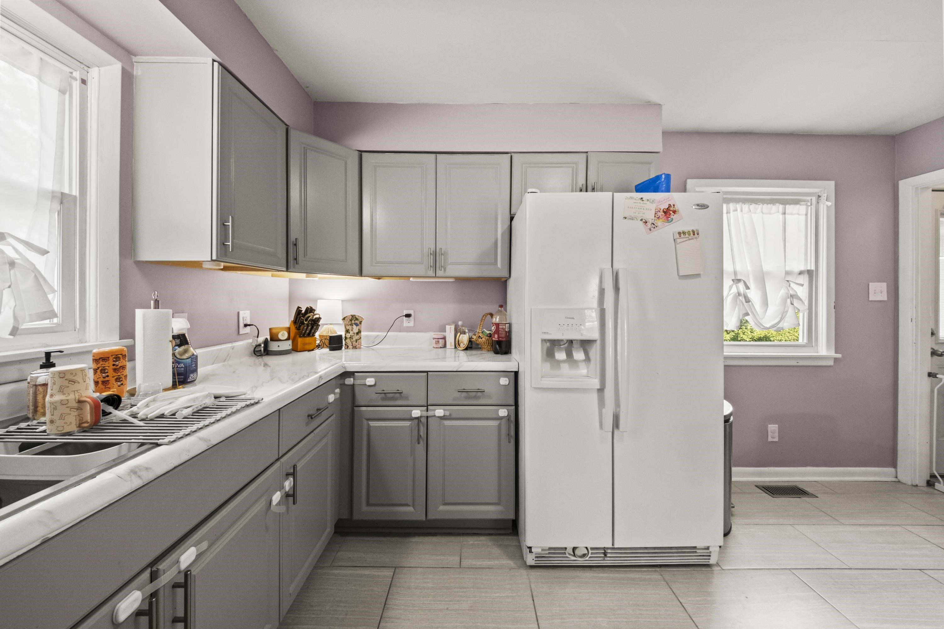 https://zimg.paragon.ice.com/ParagonImages/Property/PH/AABRKY/61225/13/0/0/f46e7050220a0036bbd262c208c84358/0/f7c0878b518b44241cfbd63f8a5ecbea/61225-3ffbc4b2-1b06-48a0-bae3-f609dbdfa177.JPG